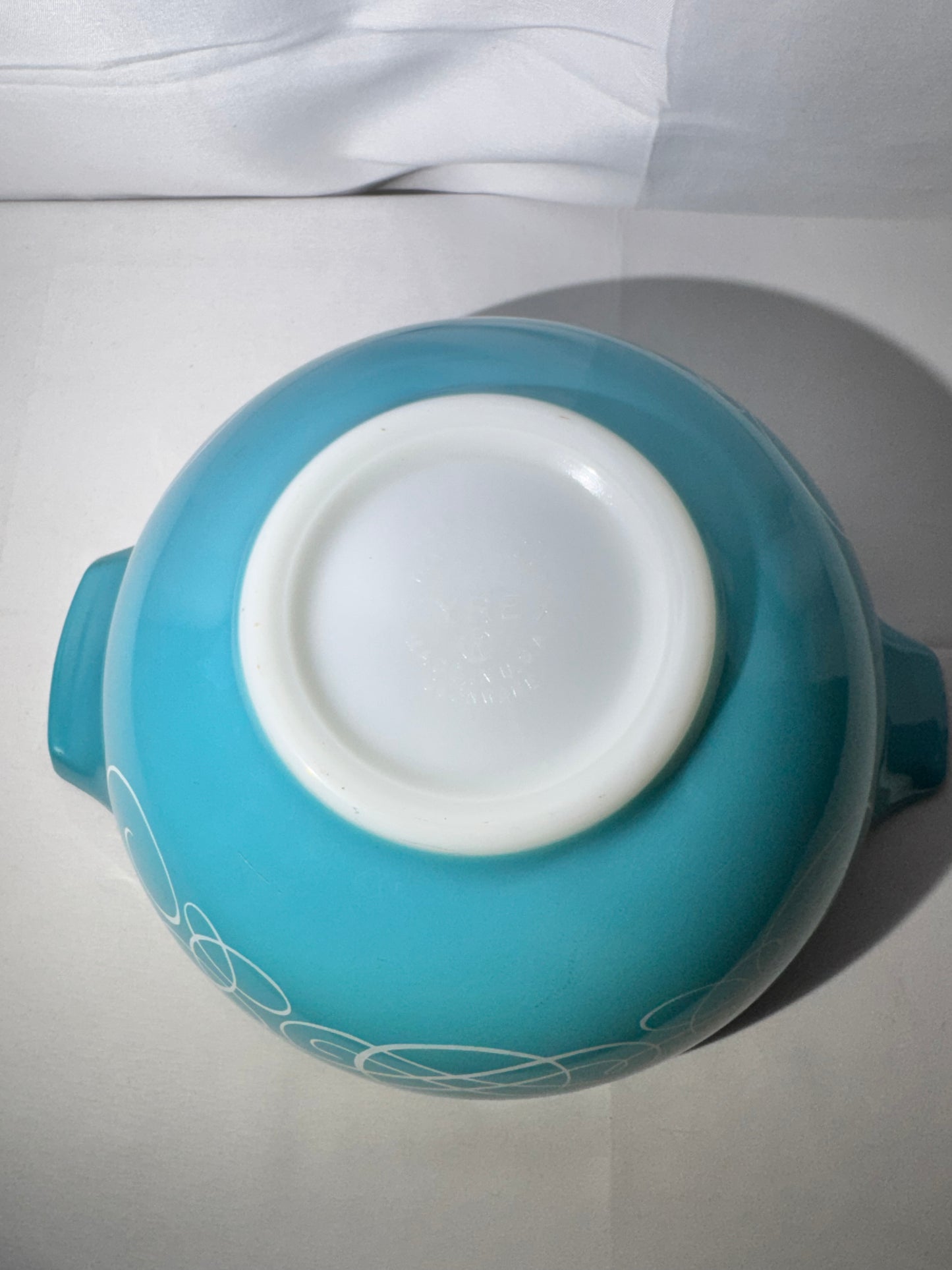 PYREX- Turquoise blue scroll- Cinderella mixing bowl-443- 2 1/2 Qt.