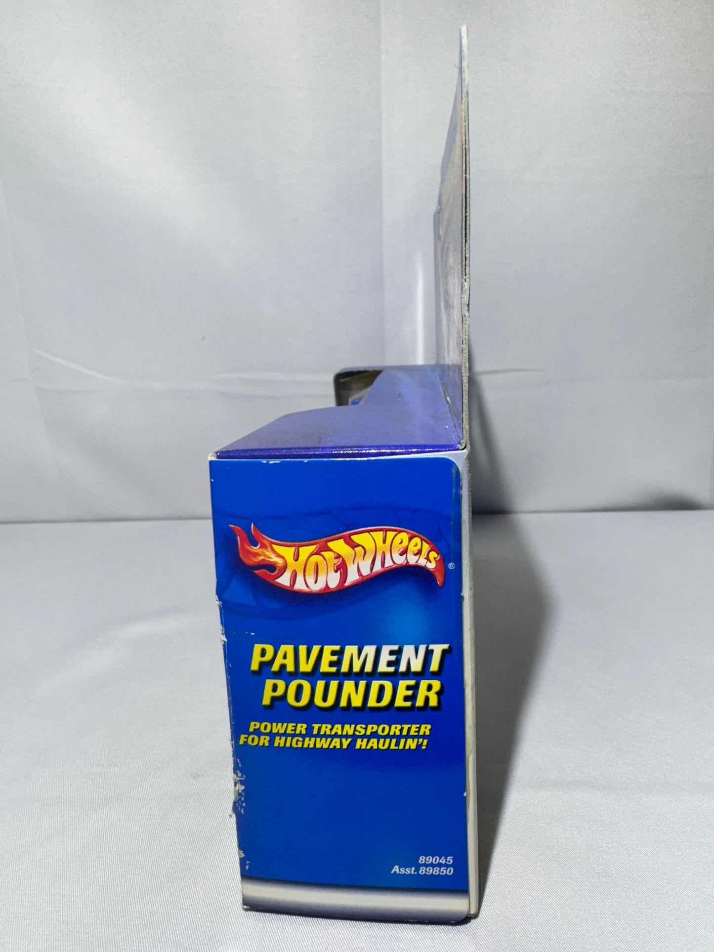 Hot Wheels Pavement Pounder – World’s Fastest Chicken Delivery (2001 Mattel)