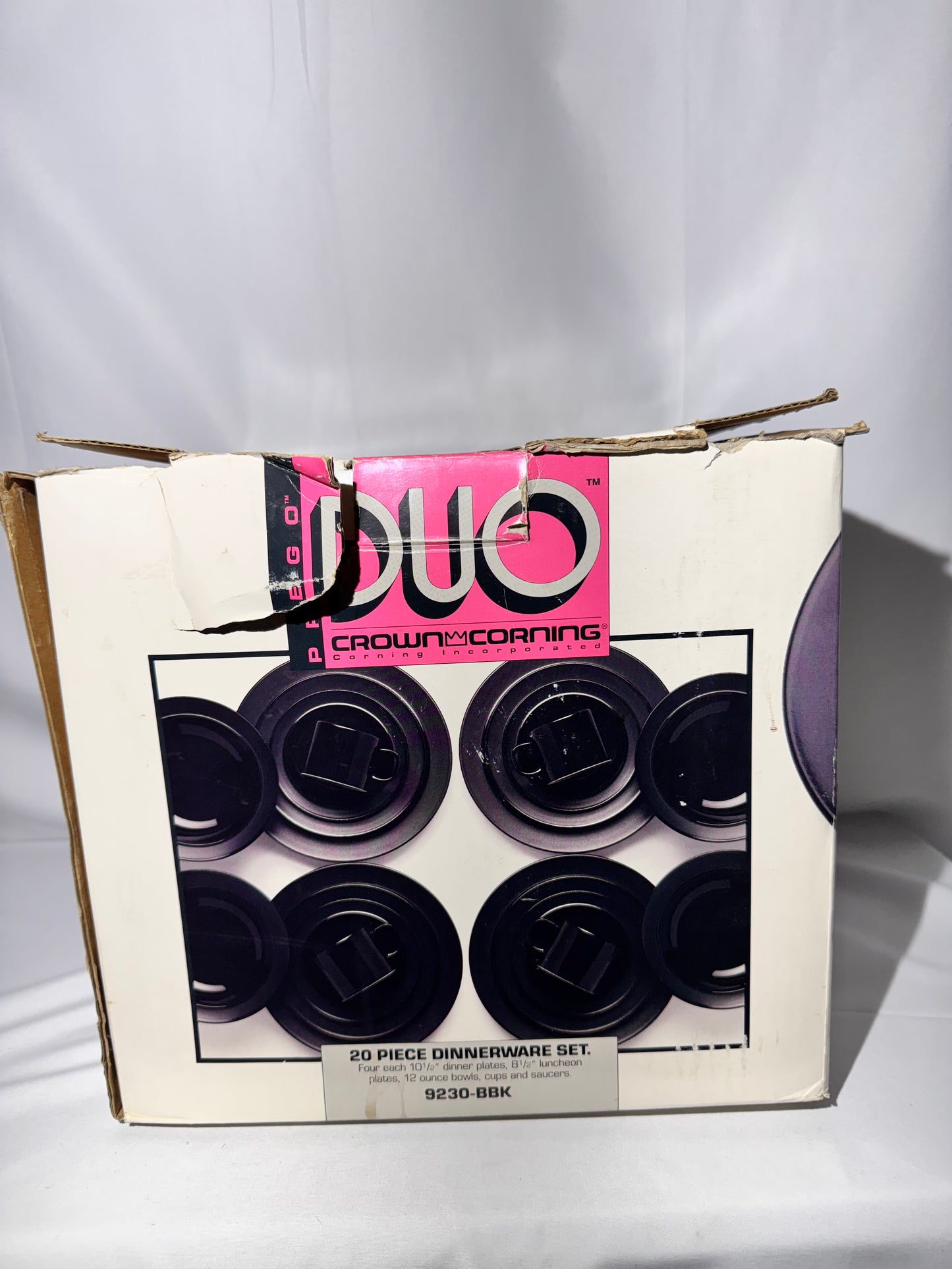 Crown Corning 20 piece Dinnerware set-9230-BBK- Stoneware - Black