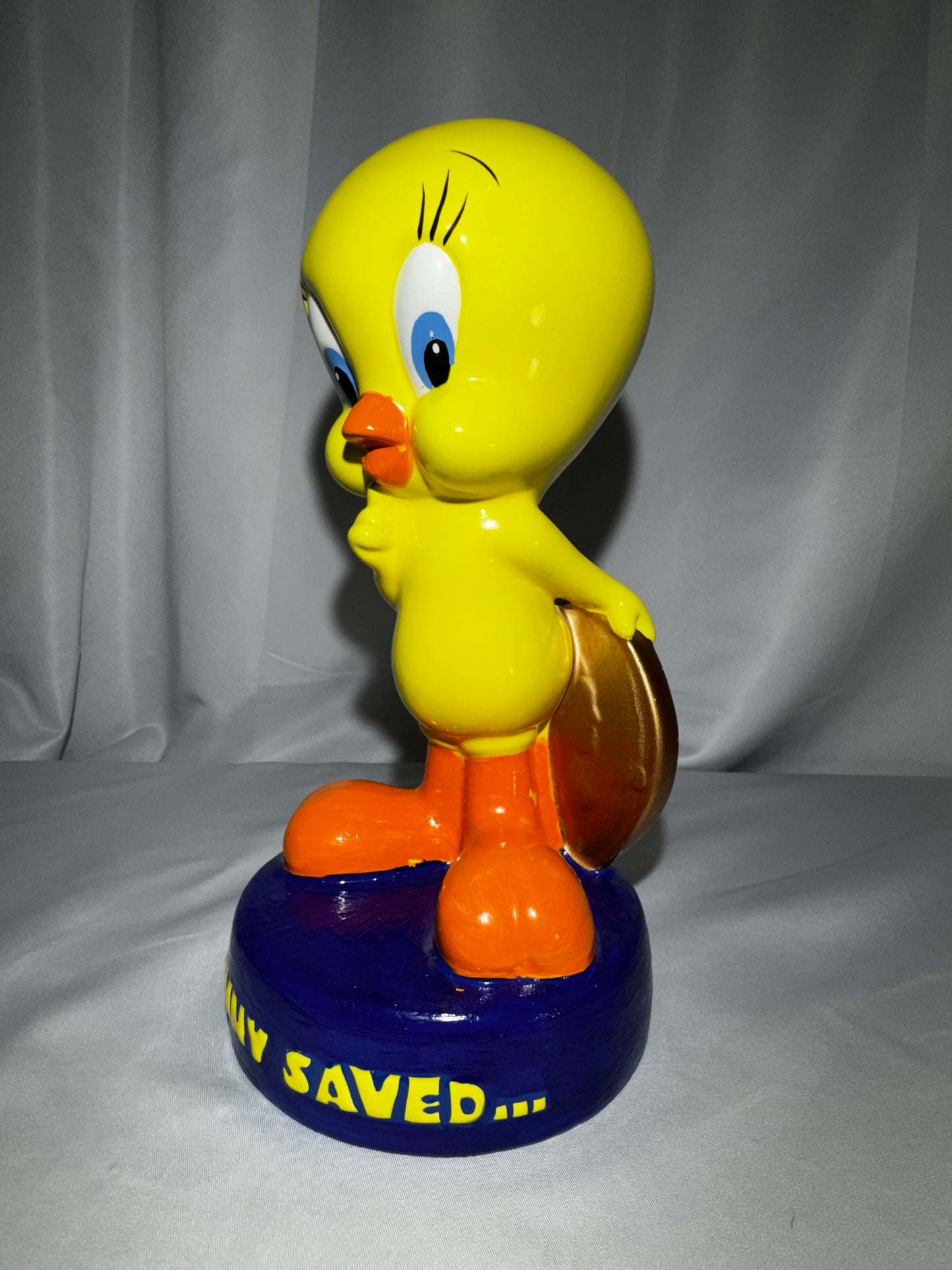 1997 Warner Bros Studio Store Tweety Bird Ceramic Piggy Bank “A Penny Saved” 10.5”