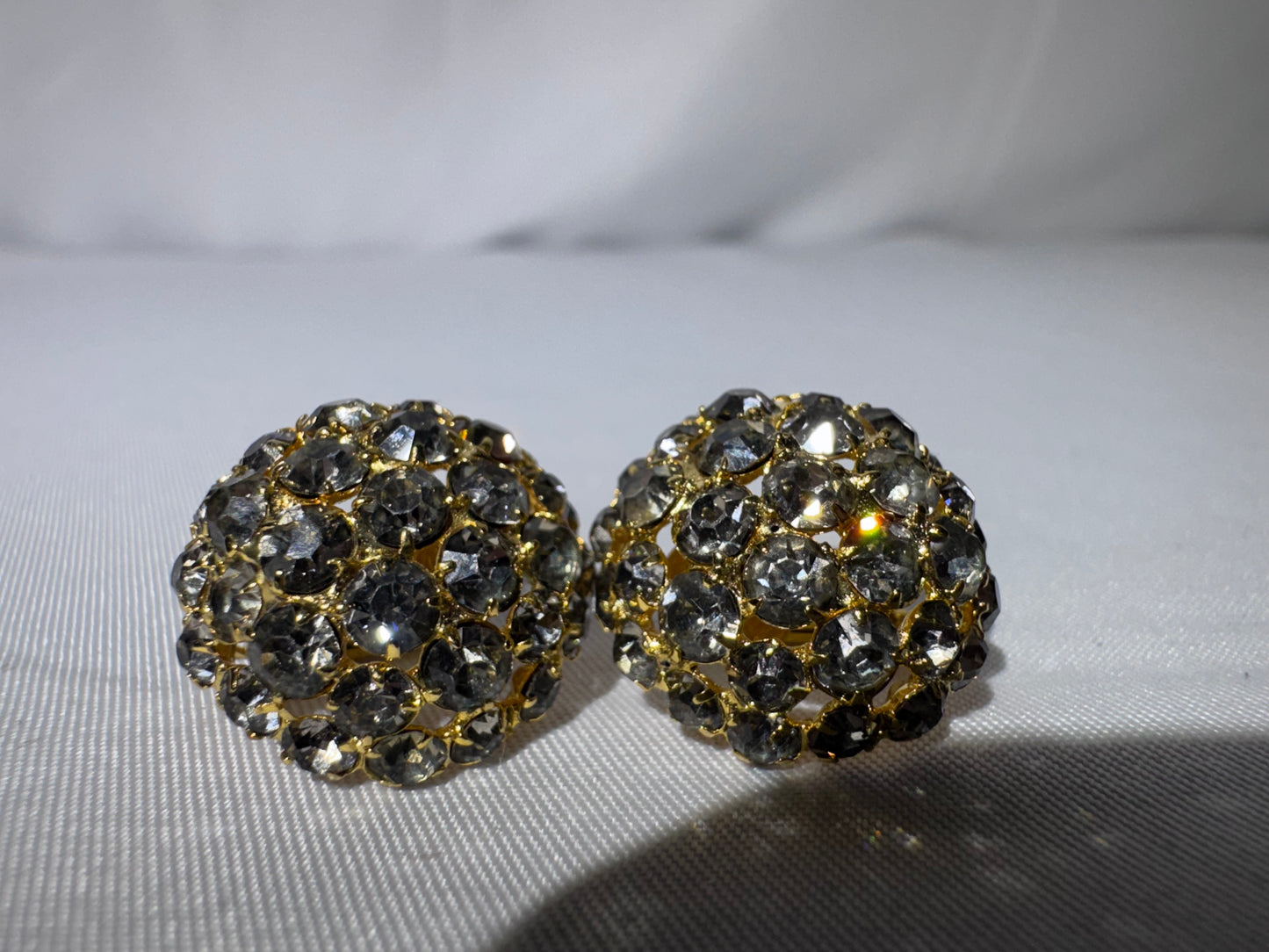 Vintage 1940s Castlecliff Clip-On Earrings – Gold-Tone Dome with Blue-Gray Rhinestones