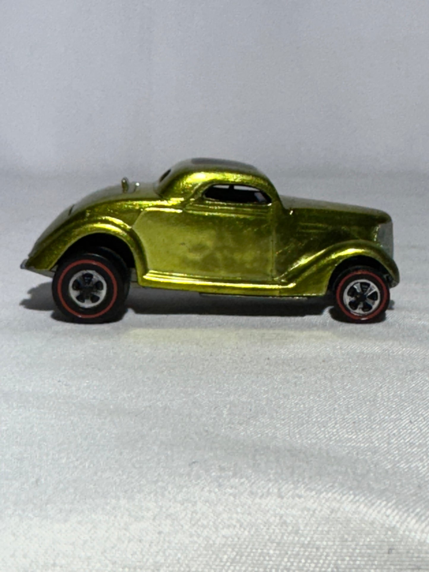 Hot Wheels Redline Classic ’36 Ford Coupe Antifreeze Lime