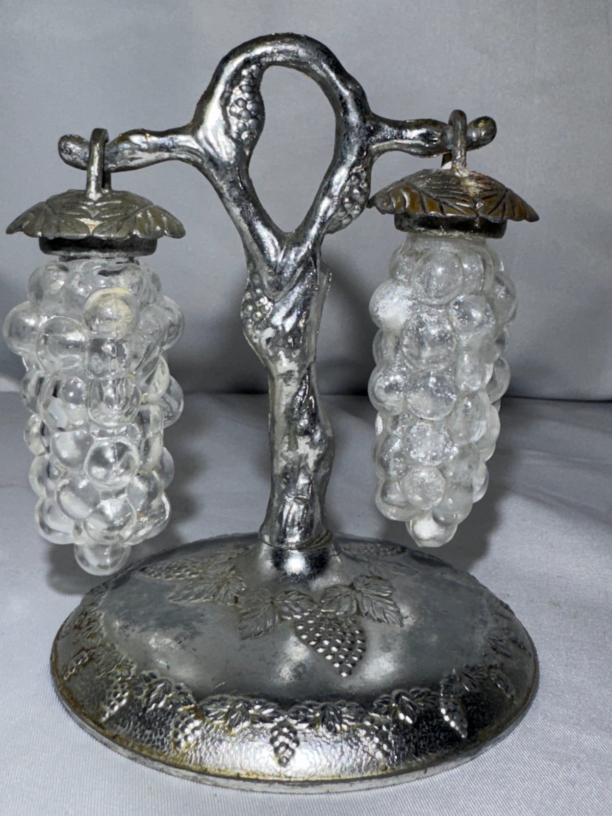 Vintage Clear Glass Hanging Grape Salt & Pepper Shaker Set w/ Metal Tree Stand – Made in Japan
