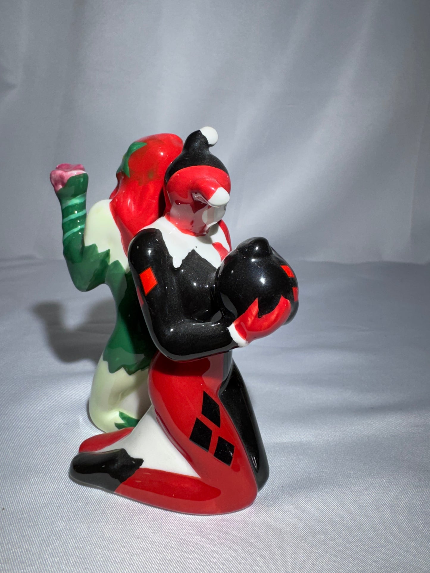 2014 Westland DC Comics Harley Quinn Poison Ivy Magnetic Salt Pepper Set