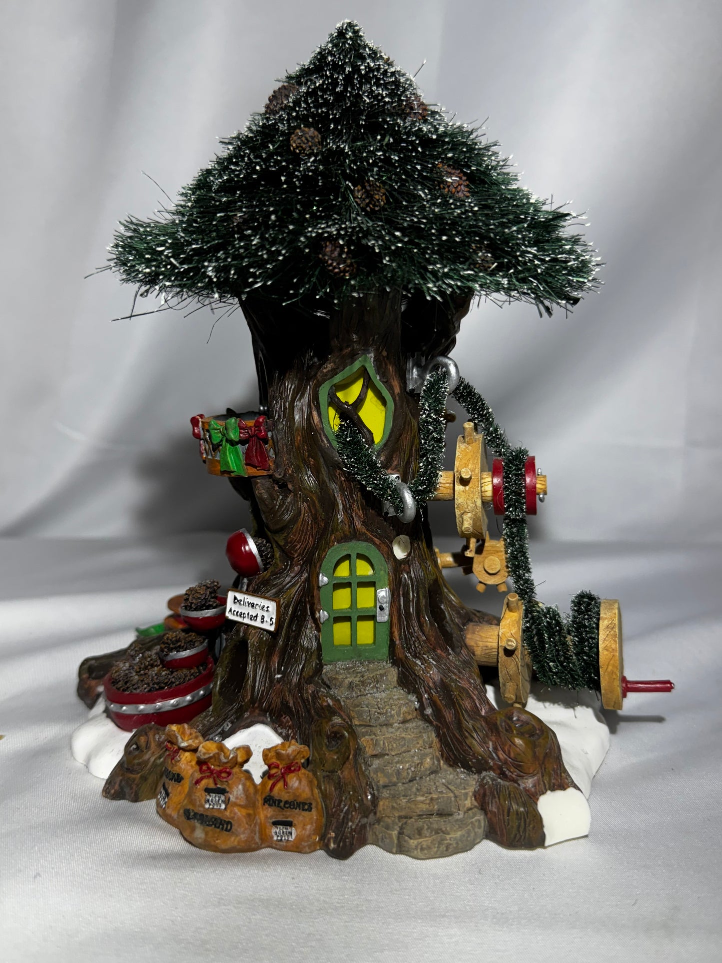 Department 56 North Pole Woods Trim-A-Tree Factory #56884 Retired 2001 Read