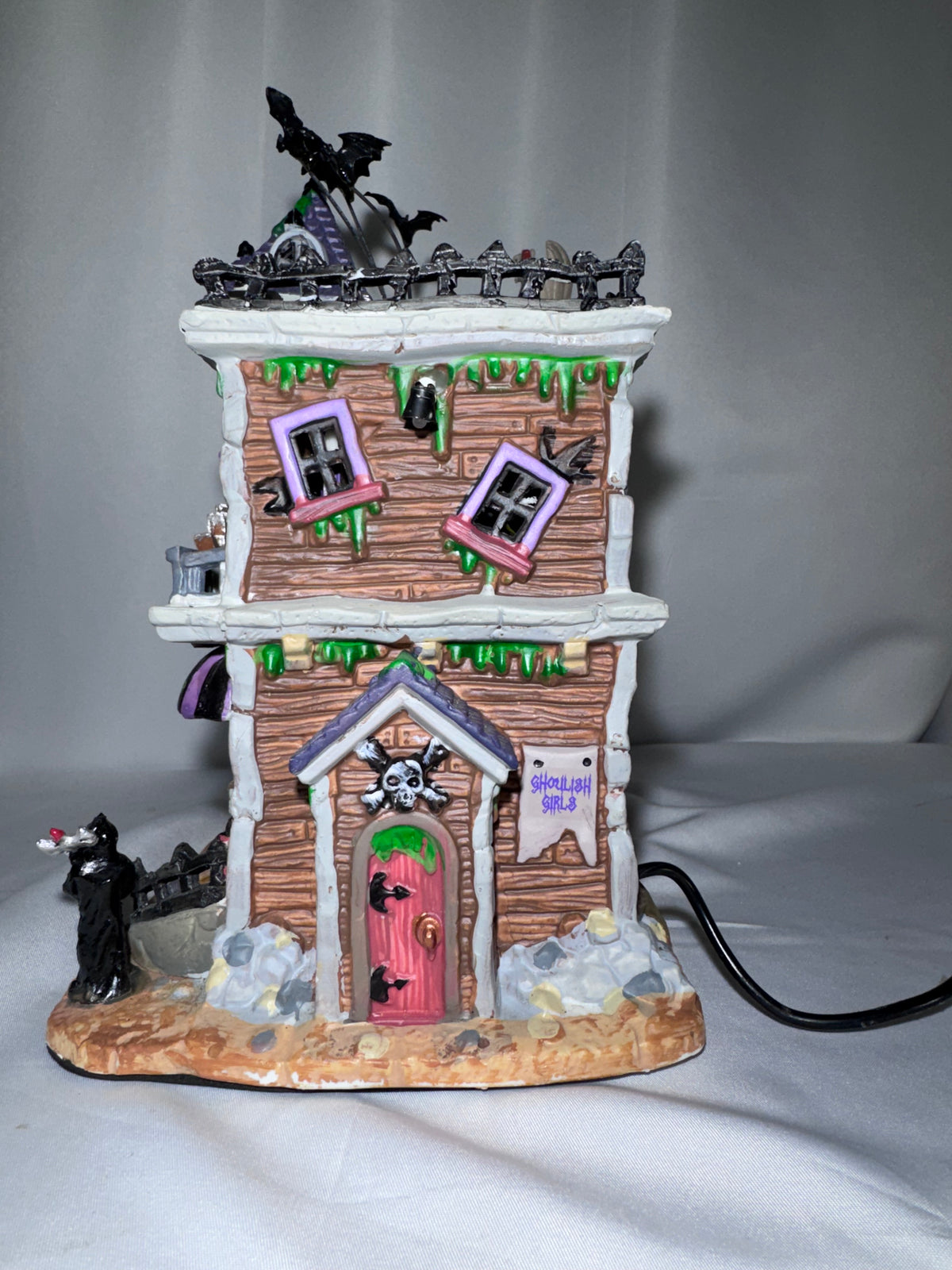 Lemax Spooky Town Heebie-Jeebies Rock Club #25324 – Retired 2012 Halloween Village