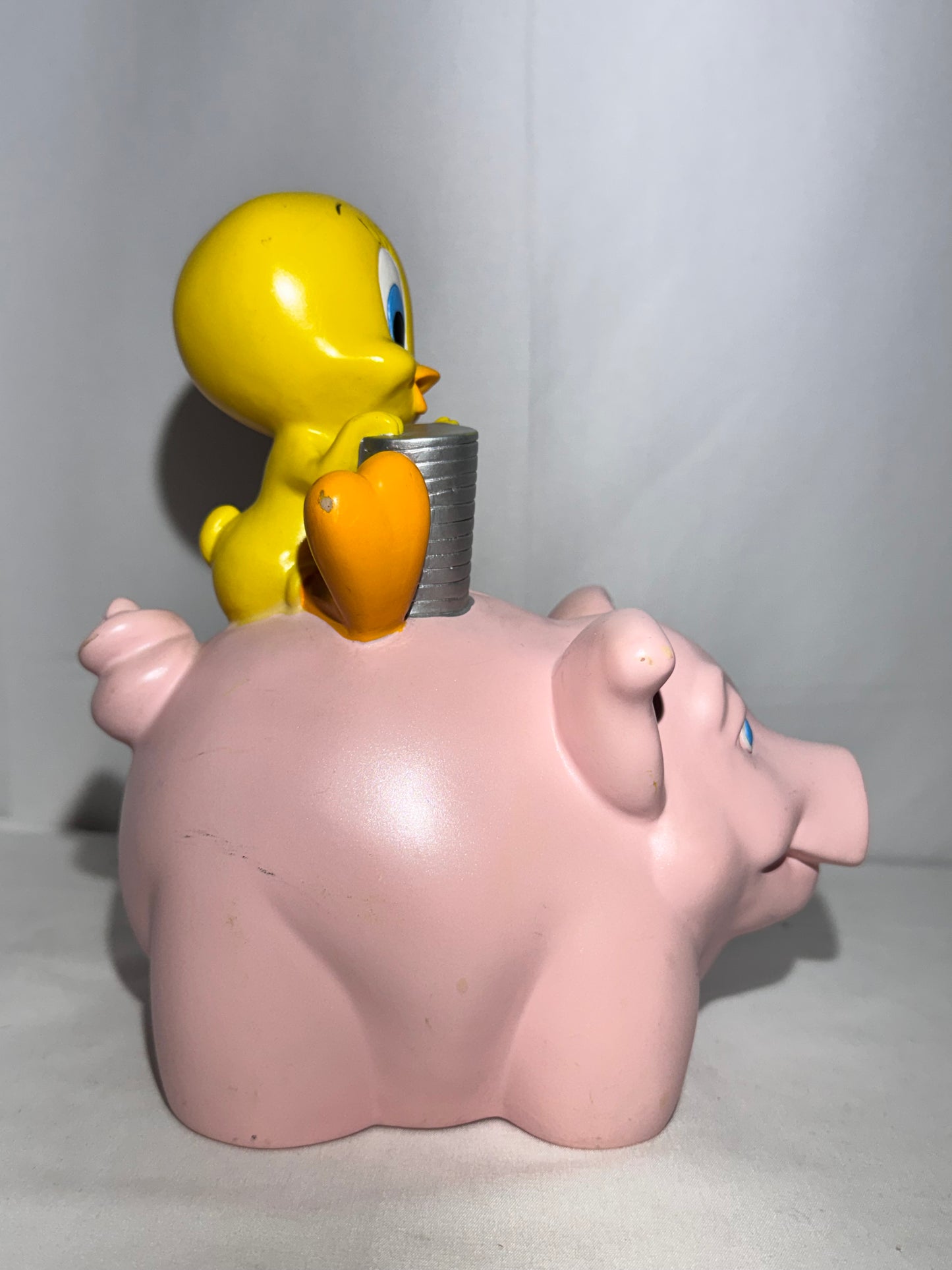 vintage 2000 Warner Brothers Looney Tunes Tweety Bird on pink pig piggy bank