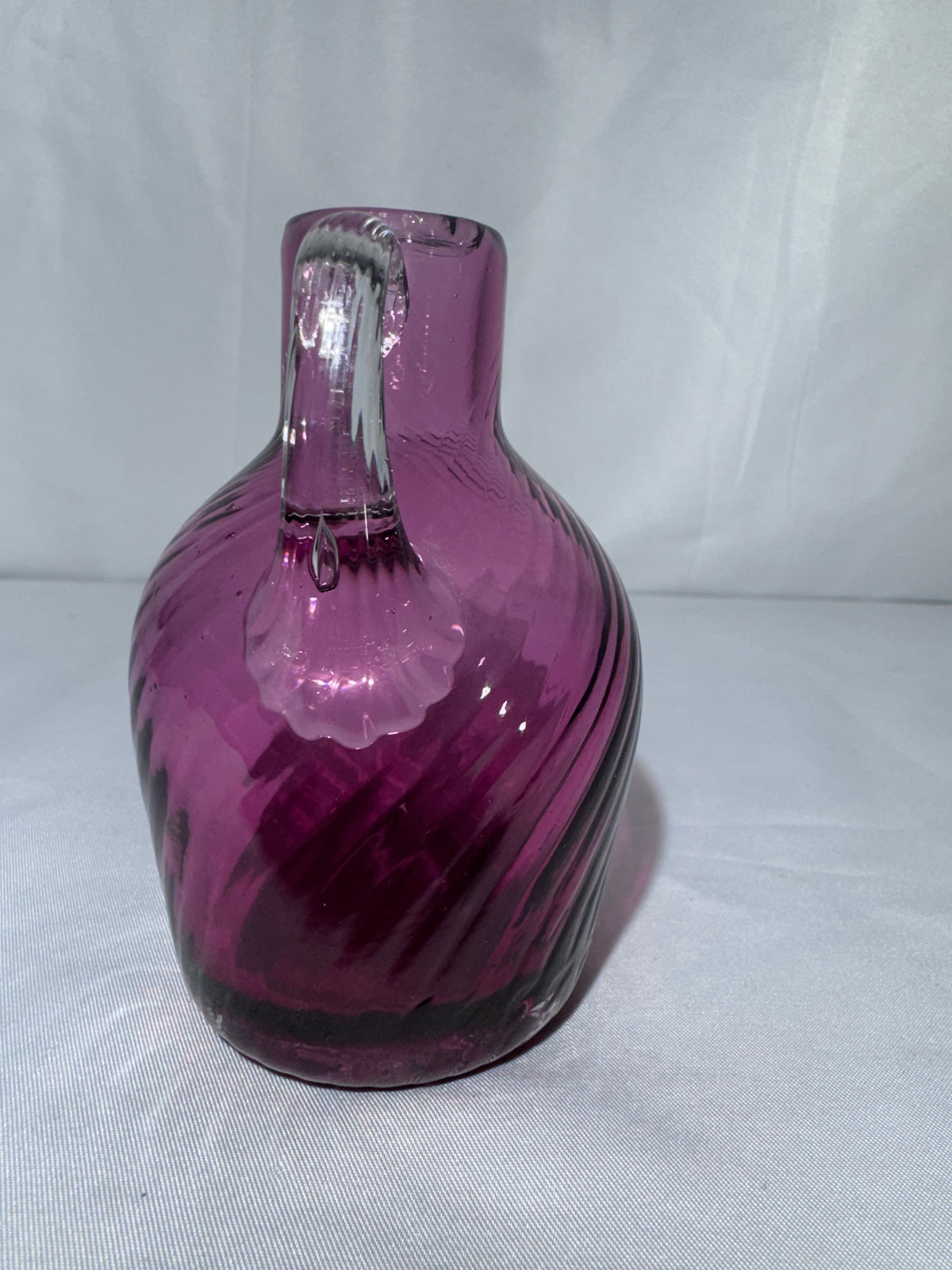 Vintage Hand-Blown Cranberry Art Glass Jug – Swirled Optic Pattern 70’s
