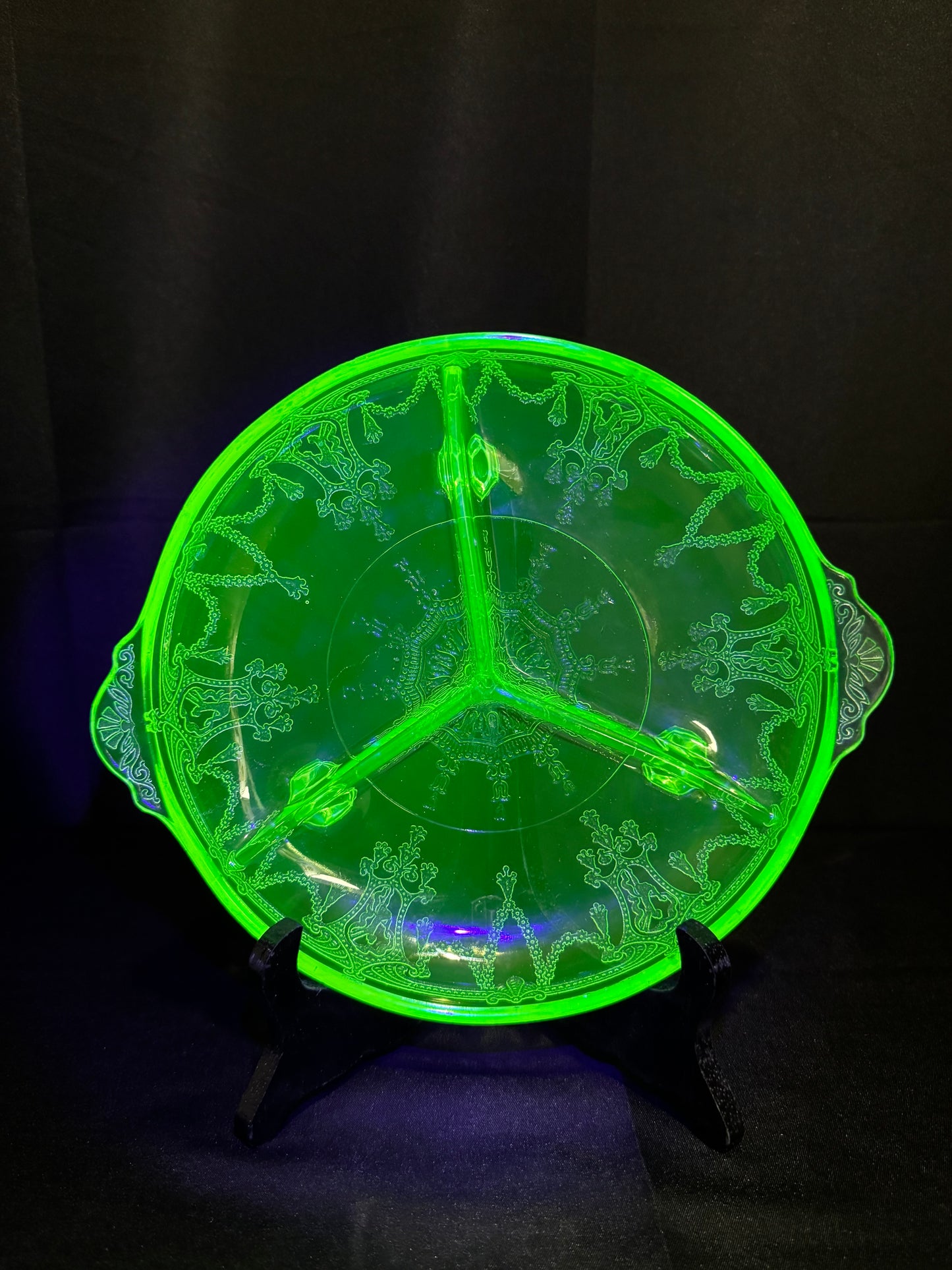 Vintage Anchor Hocking Cameo Ballerina Green Uranium Depression Glass Relish Dish 7.5”
