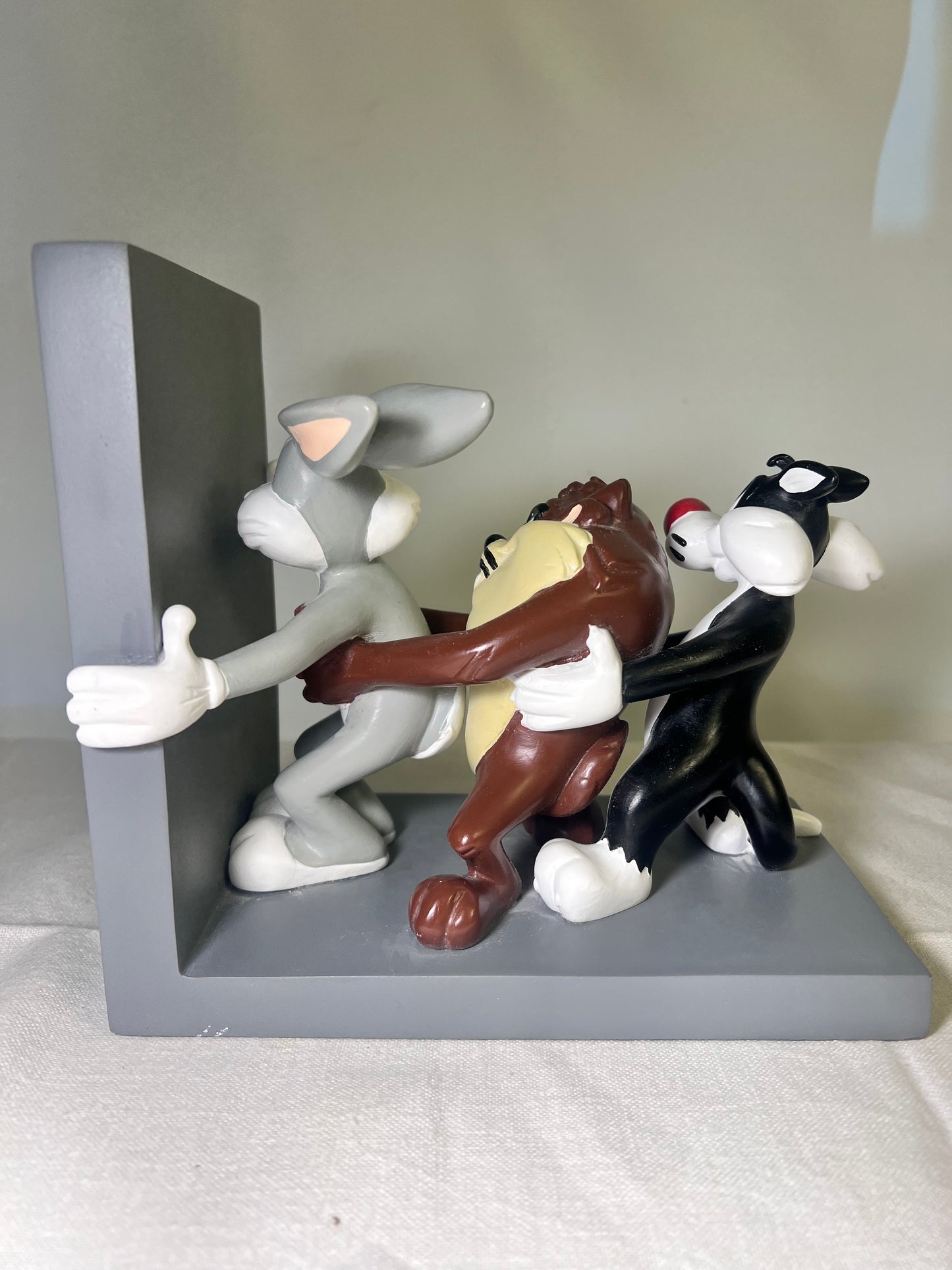 Looney Tunes Bookends-bugs Bunny, Tasmanian, devil, Sylvester, Wile E coyote, Yosemite, Sam, Tweety Bird-Warner Brothers
