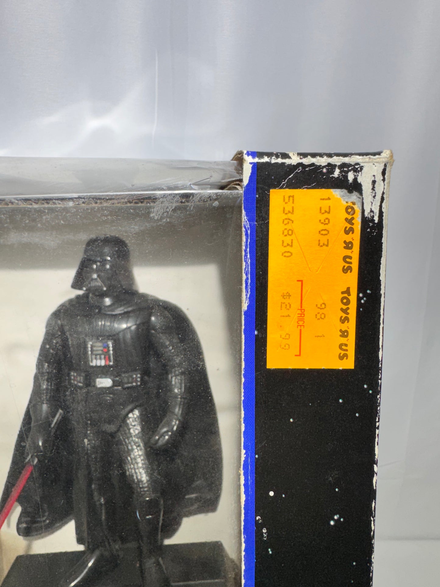 Vintage 1996 Star Wars Darth Vader Electronic Talking Bank – Thinkway Toys – in original Box