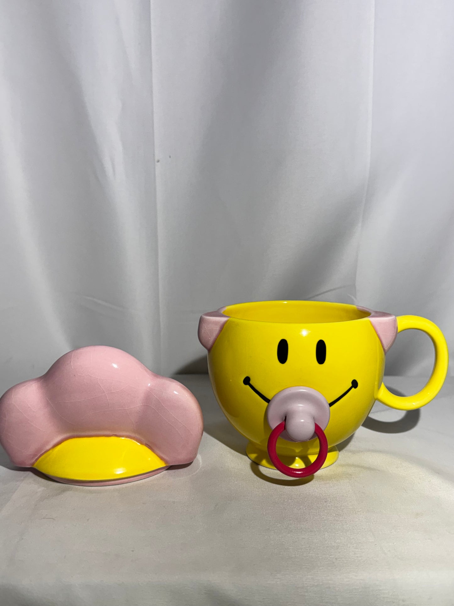 Teleflora Smiley Face Baby Ceramic Mug with Lid – “Happy Baby Girl” (Pink)