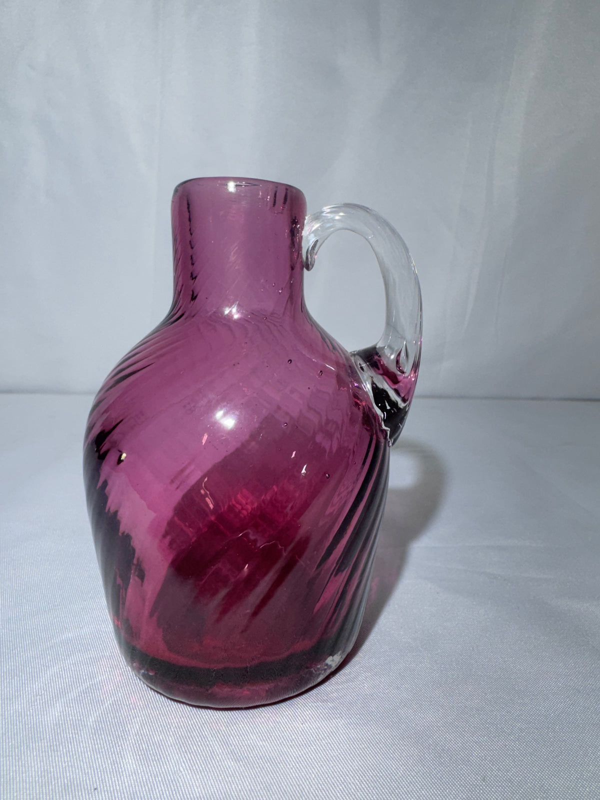 Vintage Hand-Blown Cranberry Art Glass Jug – Swirled Optic Pattern 70’s