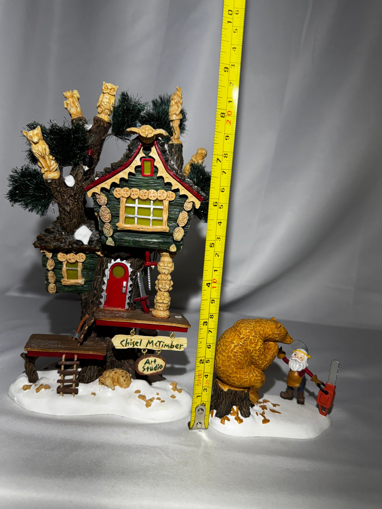 Department 56 North Pole Woods “Chisel McTimber Art Studio”