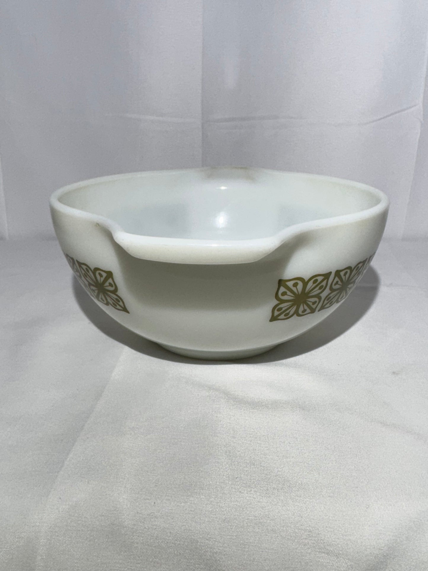 Vintage Pyrex 1.5 Qt Cinderella Bowl – Autumn Floral / Dutch Clover (Verde Square Flowers) – #442