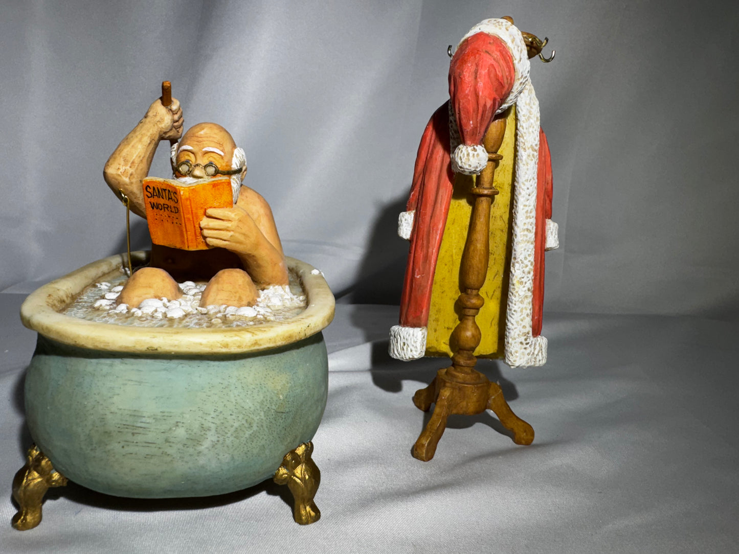 Vintage Kurt S. Adler Santa’s World Animated Music Box Bathtub Santa Works Box