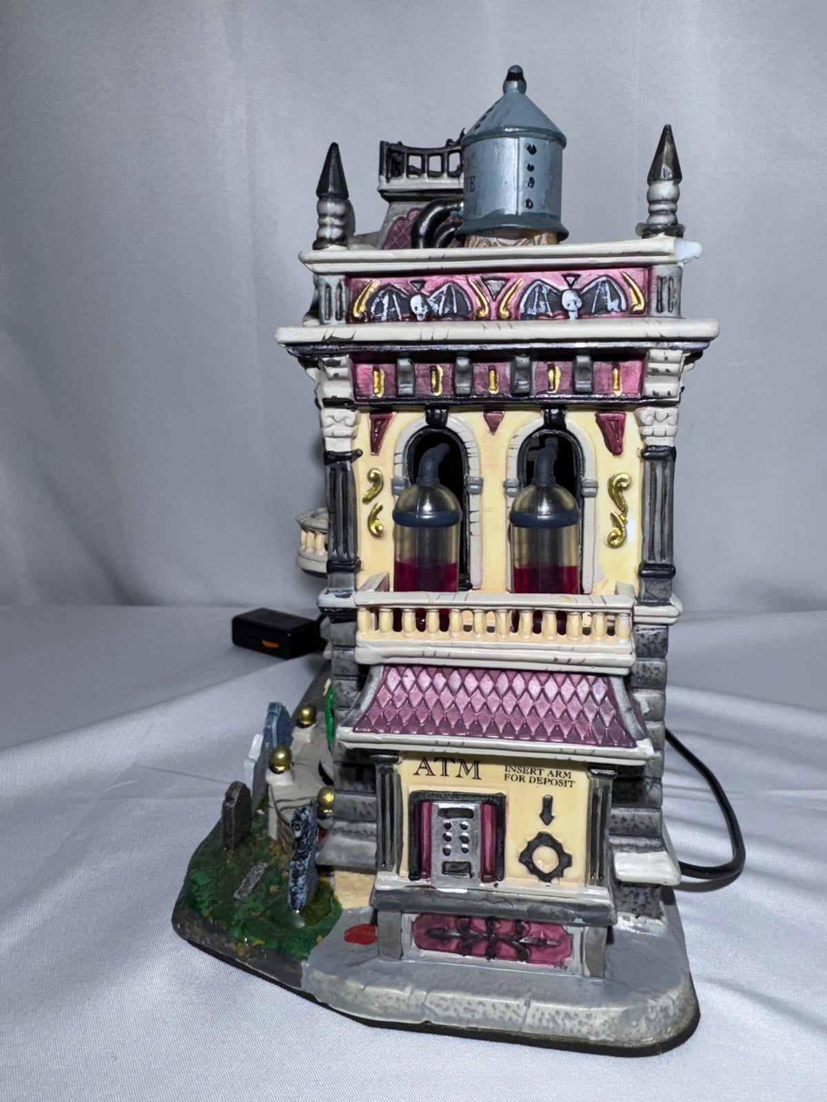 Lemax Spooky Town The Blood Bank #55239 – Retired 2005 – Animated & Lighted