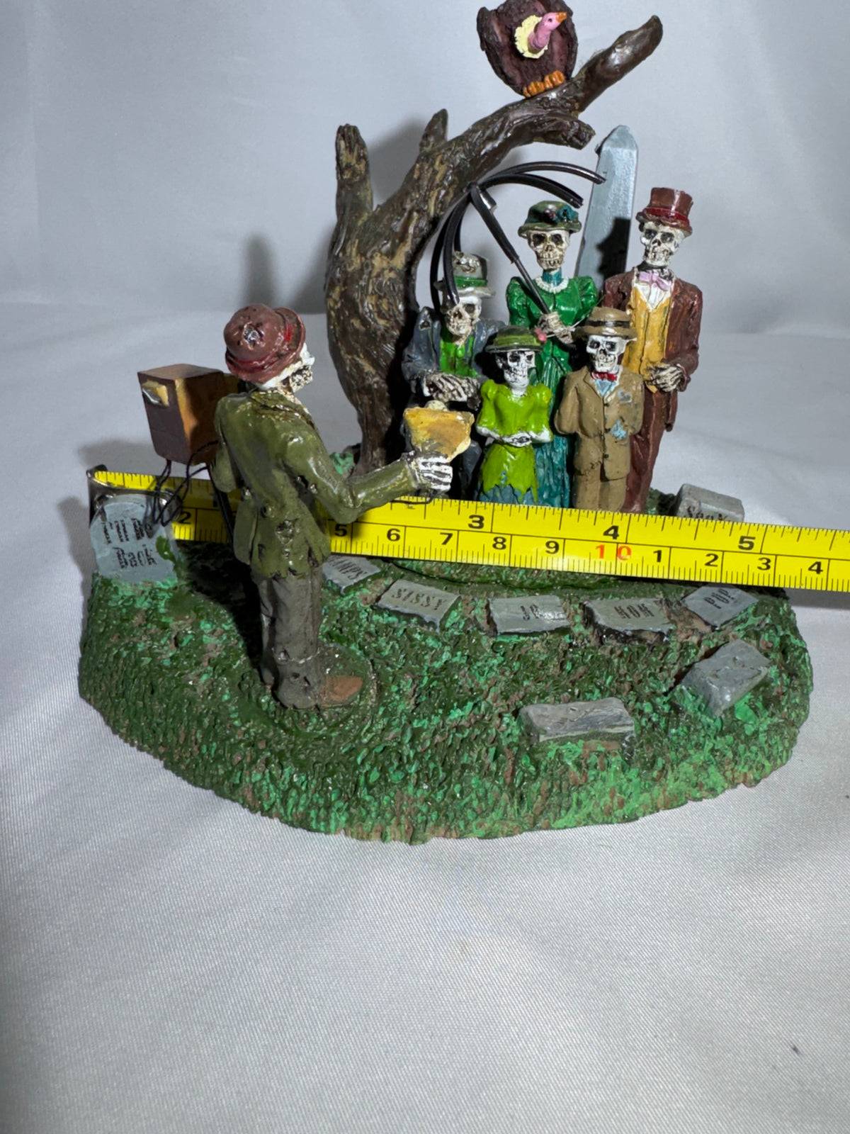 Lemax Spooky Town “Funeral Photo” Figurine Set #93713 – 2009 Retired Halloween
