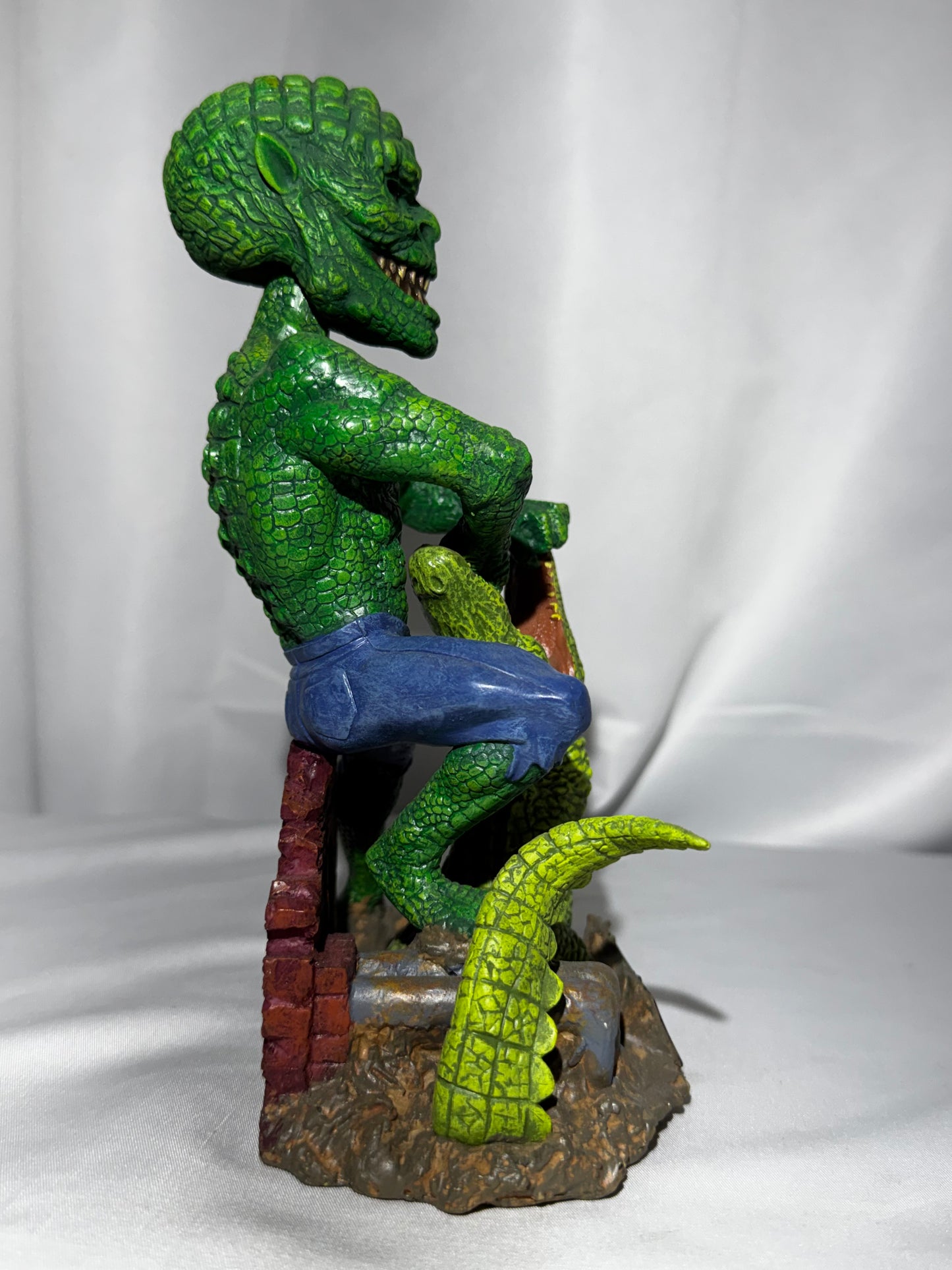 Monogram Masterworks 2004 DC Villains Killer Croc Headstrong Dynamic Bobble Head