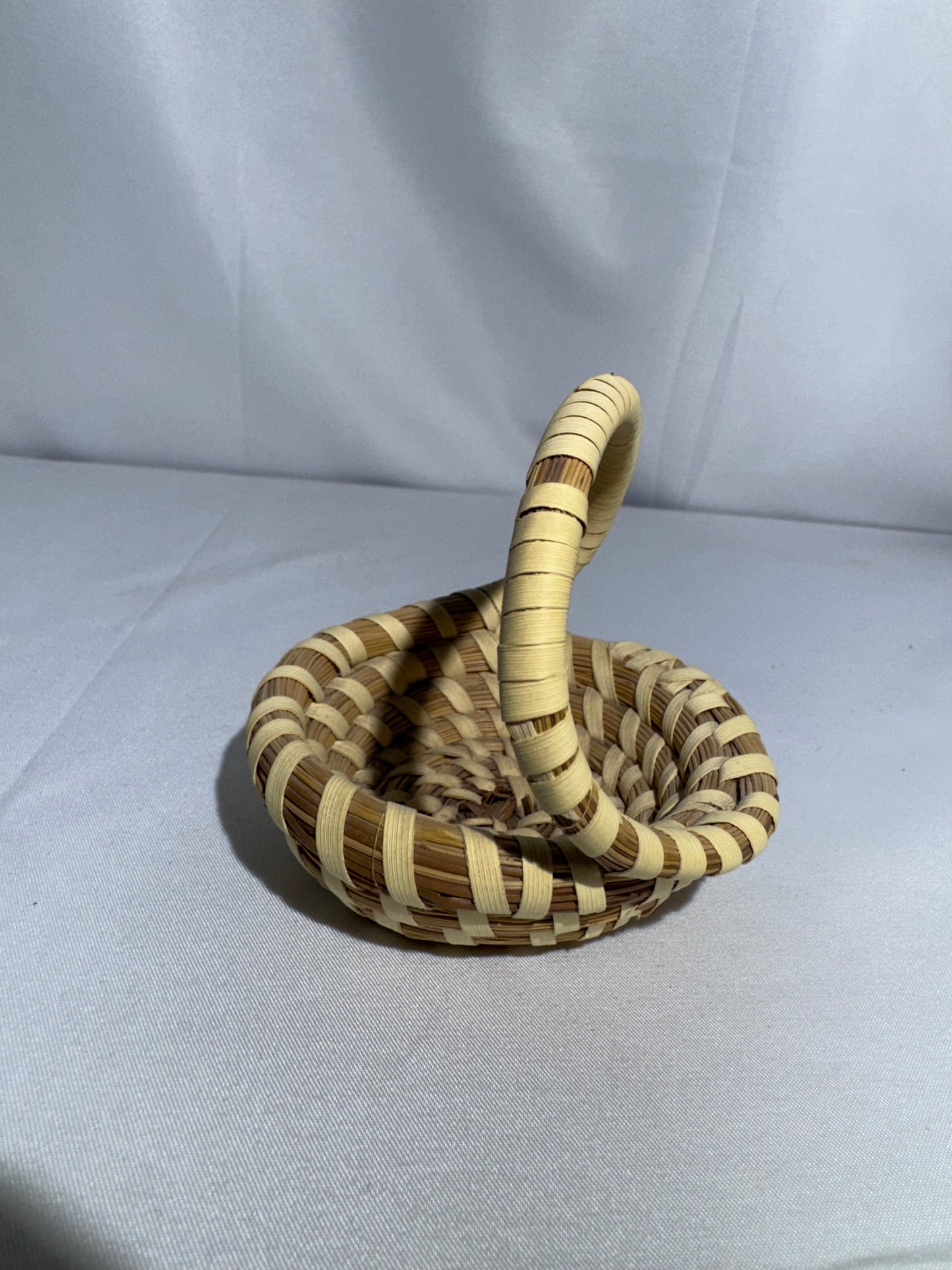 Charleston Gullah Sweetgrass Mini Basket – Handwoven with Handle