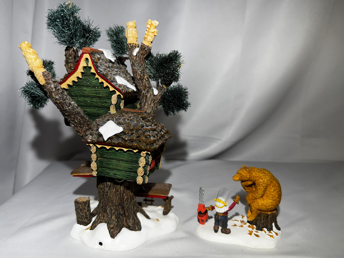 Department 56 North Pole Woods “Chisel McTimber Art Studio”