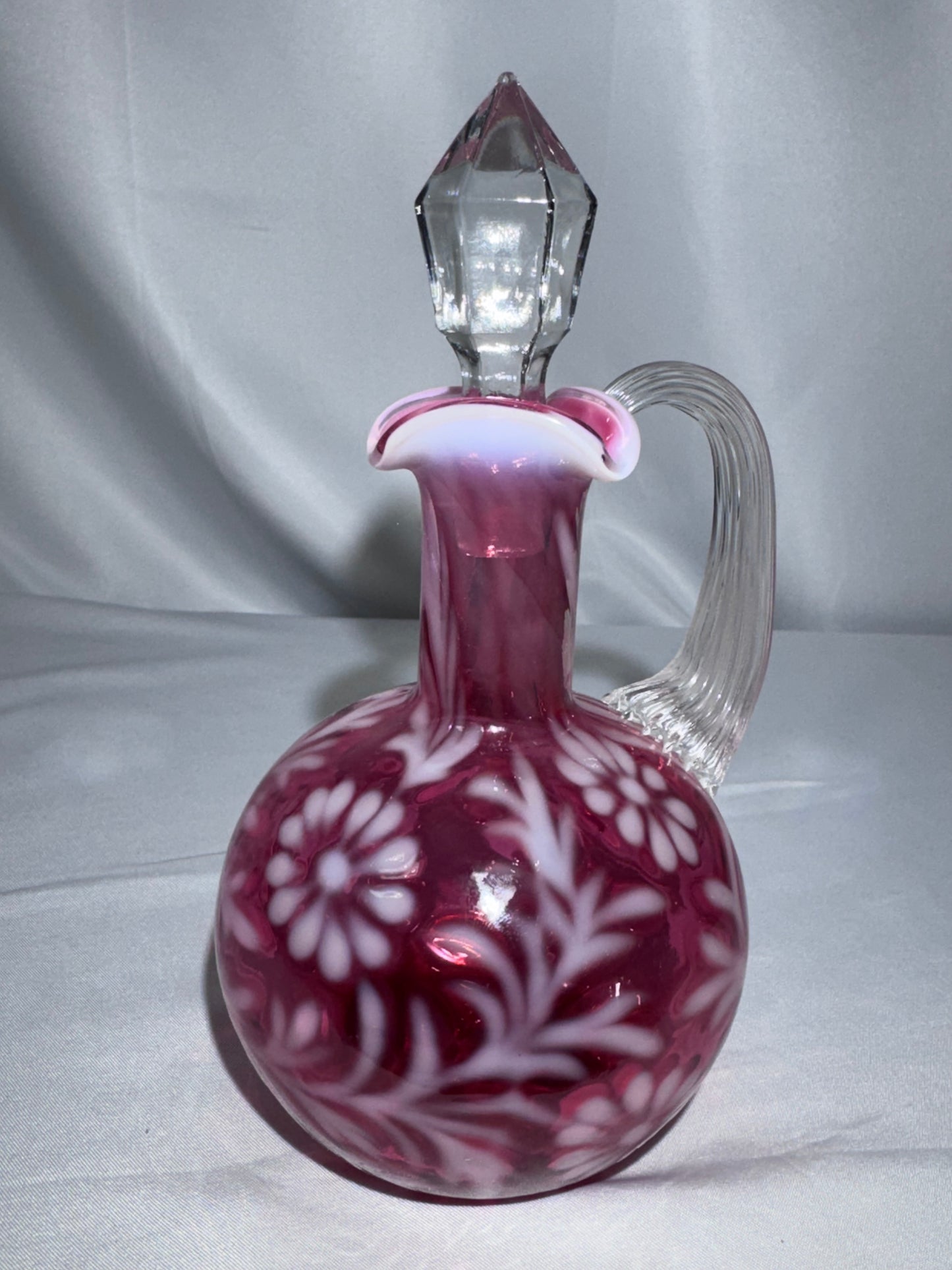 Vintage Cranberry Opalescent “Daisy & Fern” Glass Cruet – Ruffled Top & Faceted Stopper