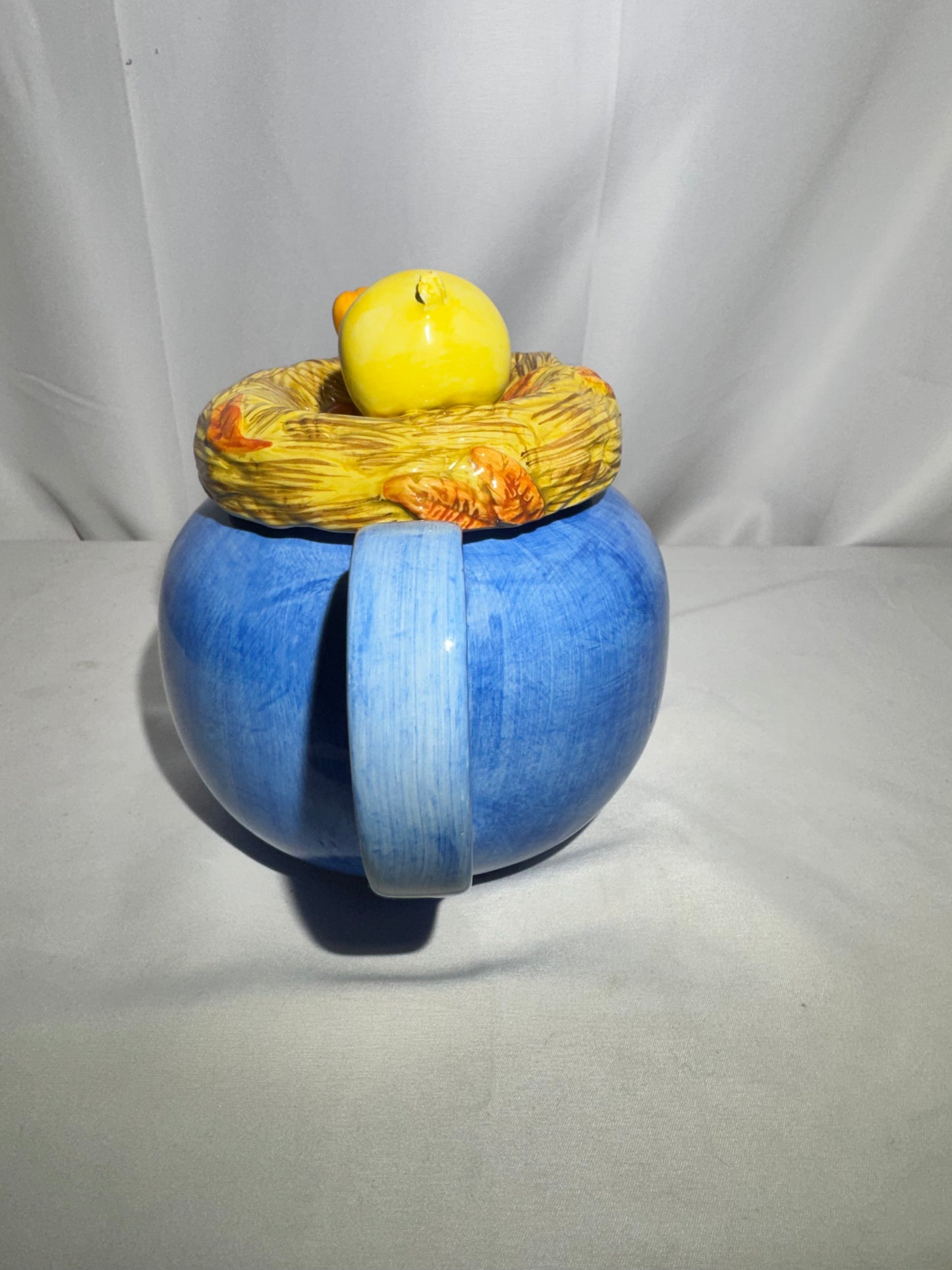 Looney Tunes Tweety Bird Teapot – Warner Bros. 1998 – No Chips or Cracks