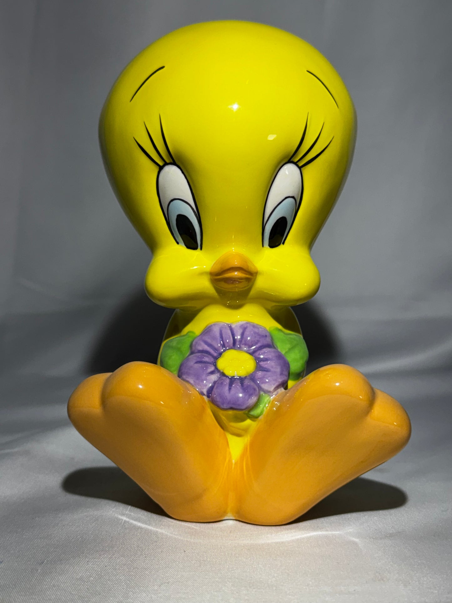 Vintage 1996/1997 Tweety Bird Ceramic Coin Bank w/ Stopper 6.5” Warner Bros Looney Tunes
