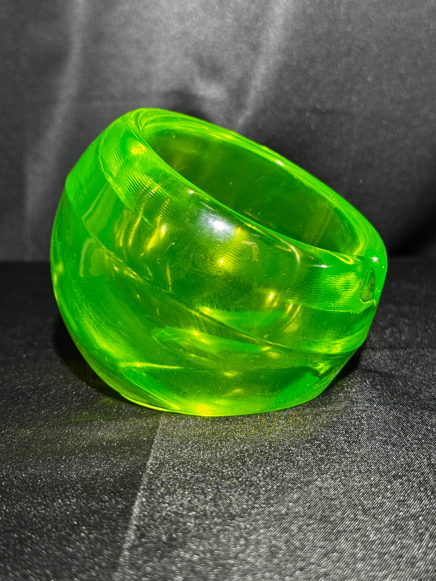 Vintage Viking Uranium Glass Orb Ashtray UV Reactive Green MCM 3.5” Glow Glass￼