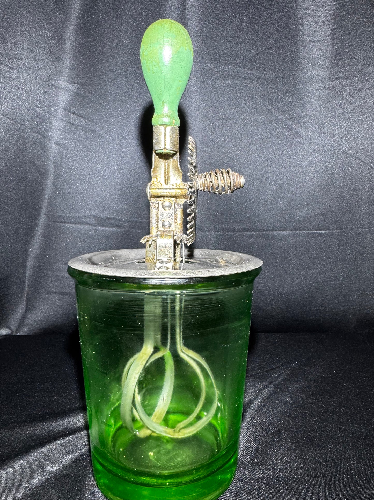 Vintage D&B Uranium Glass 4 Cup Measuring Cup A&J Hand Crank Mixer UV Glow Antique 11” Tall