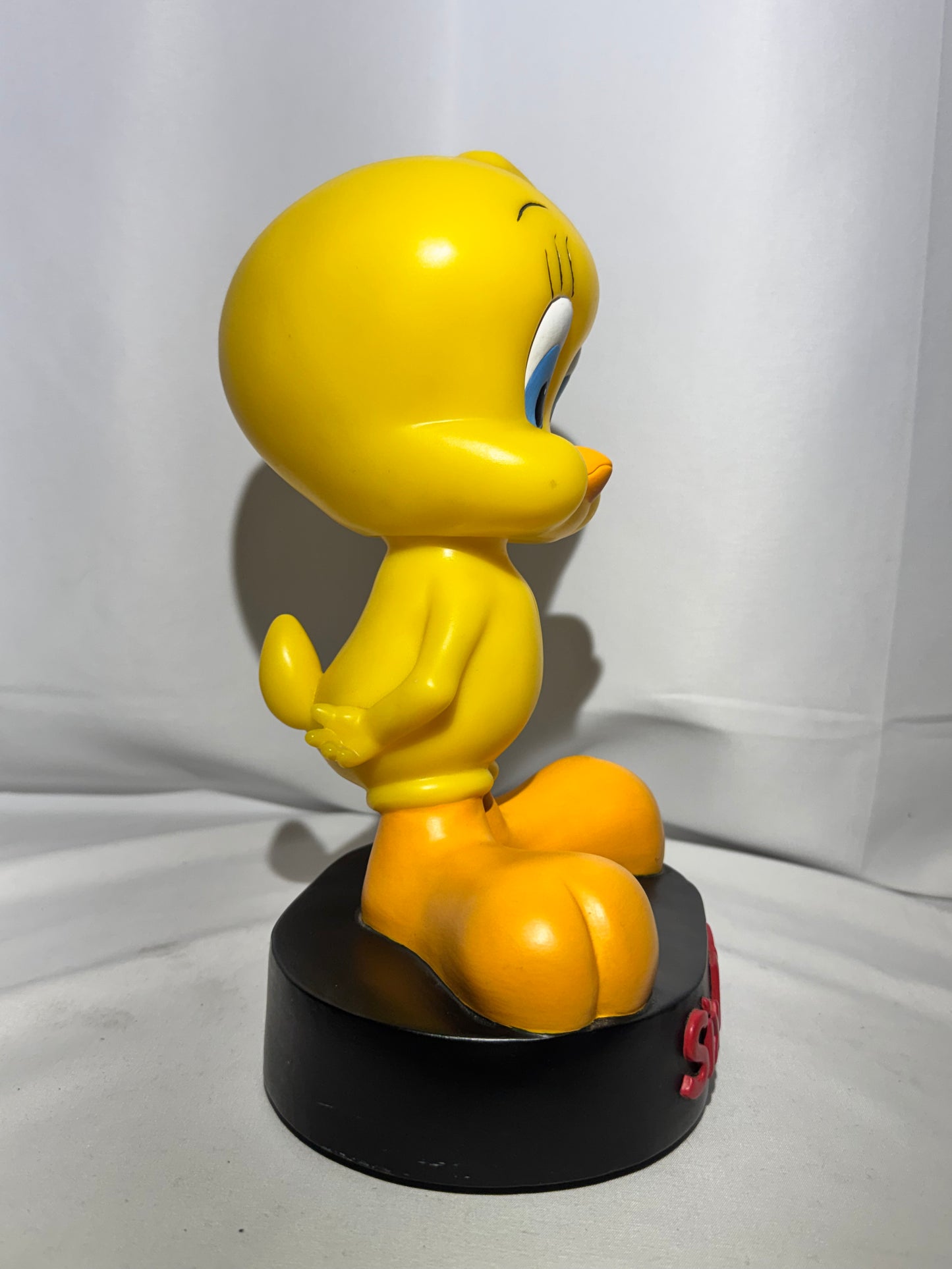 Vintage Looney Tunes Tweety Bird 10.5” Piggy Bank – Six Flags – 1997 Warner Bros