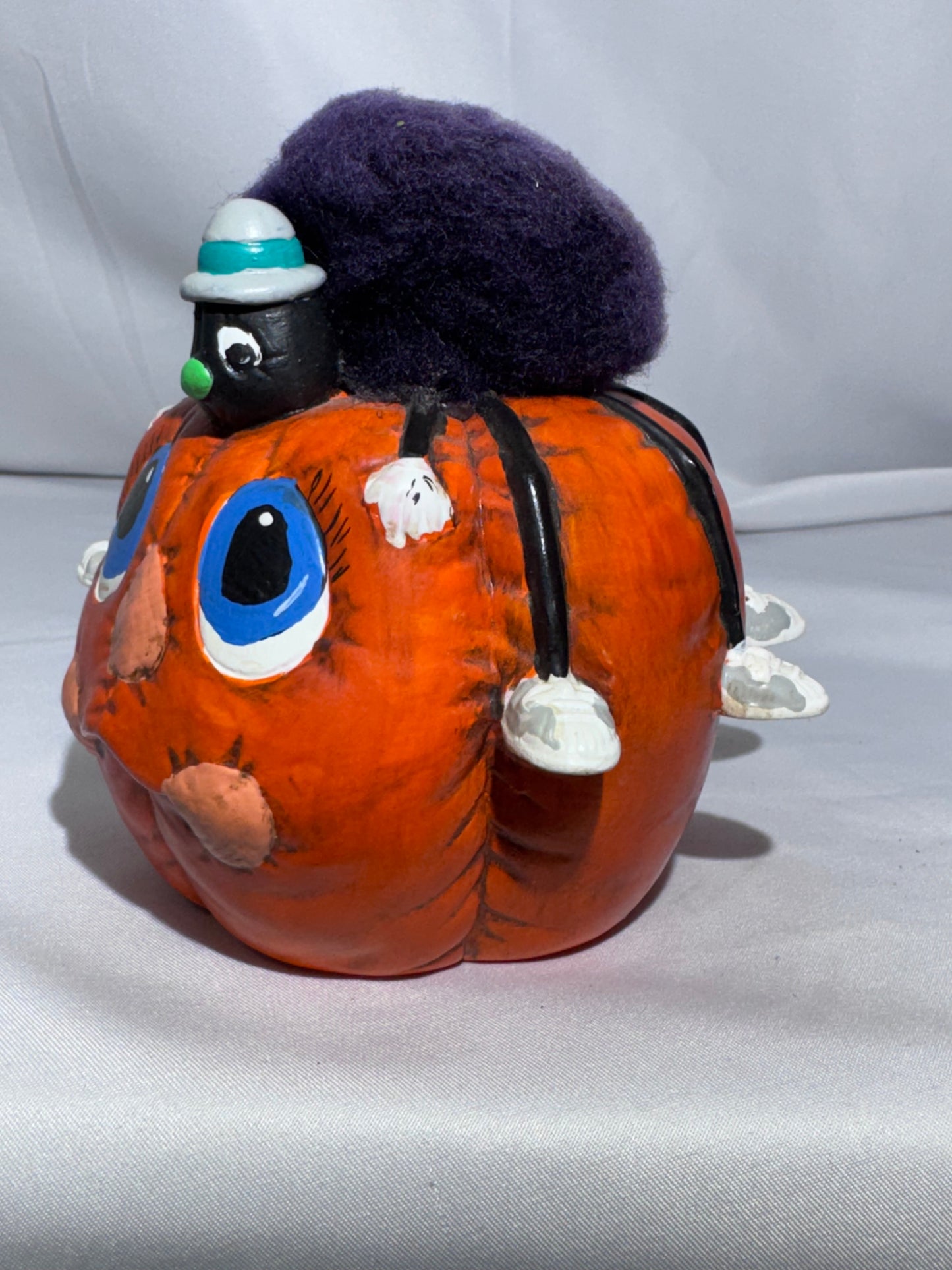 Vintage 1986 Hand-Painted Pumpkin & Spider Ceramic Figurine – Dona’s Mold
