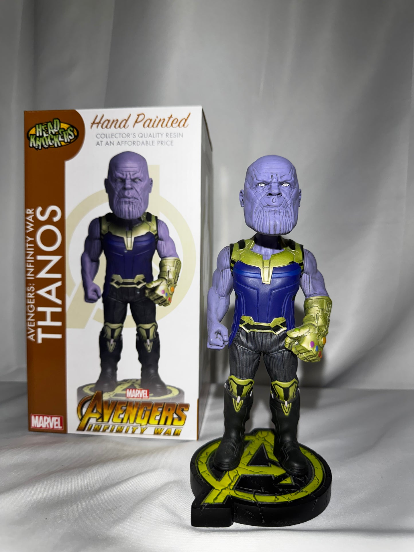 NECA Thanos Head Knocker Avengers Infinity War Resin Bobblehead Figure 8”