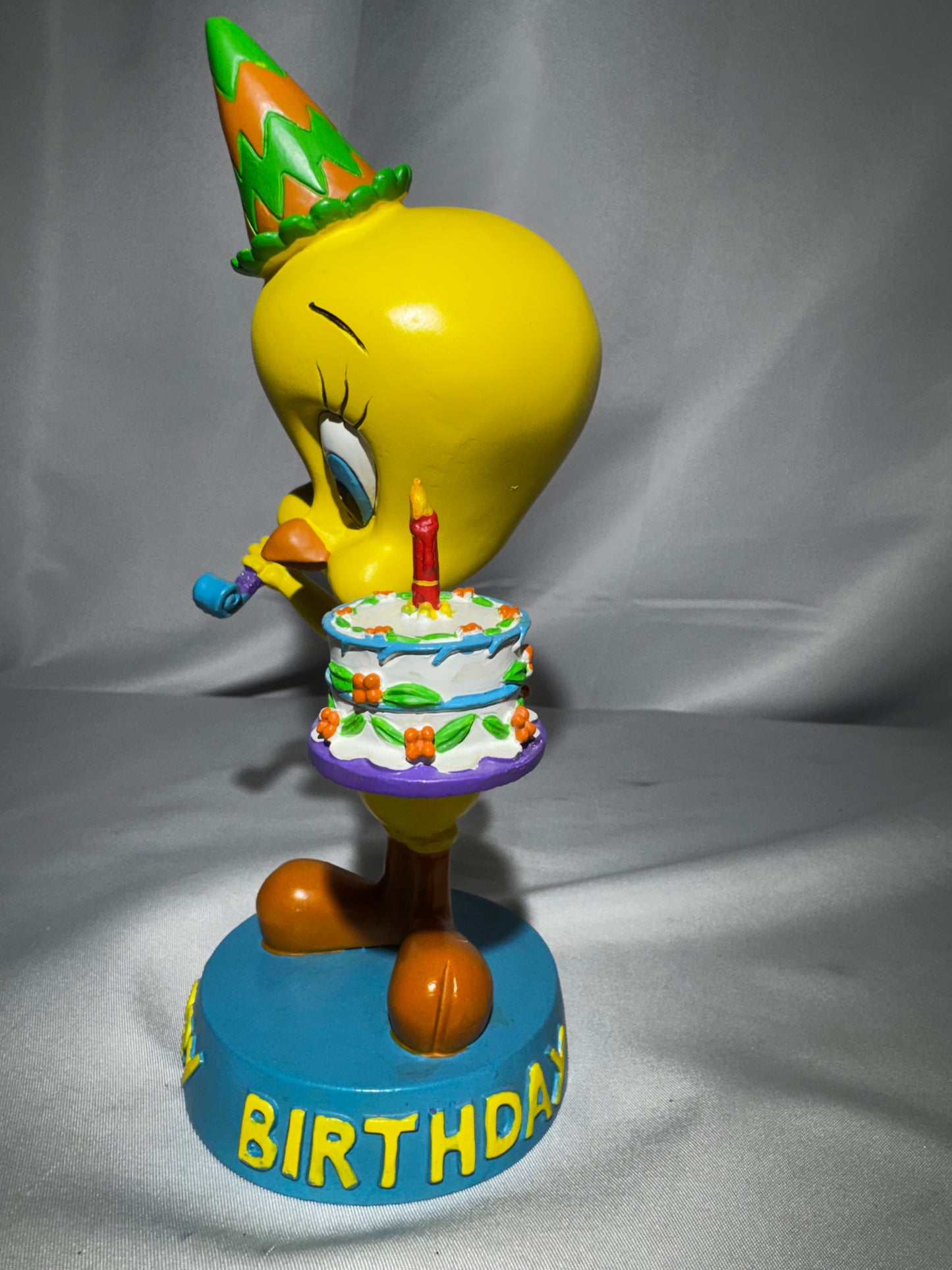 1995 Warner Bros. Studio Store Exclusive Tweety Bird Happy Birthday Bobble Head