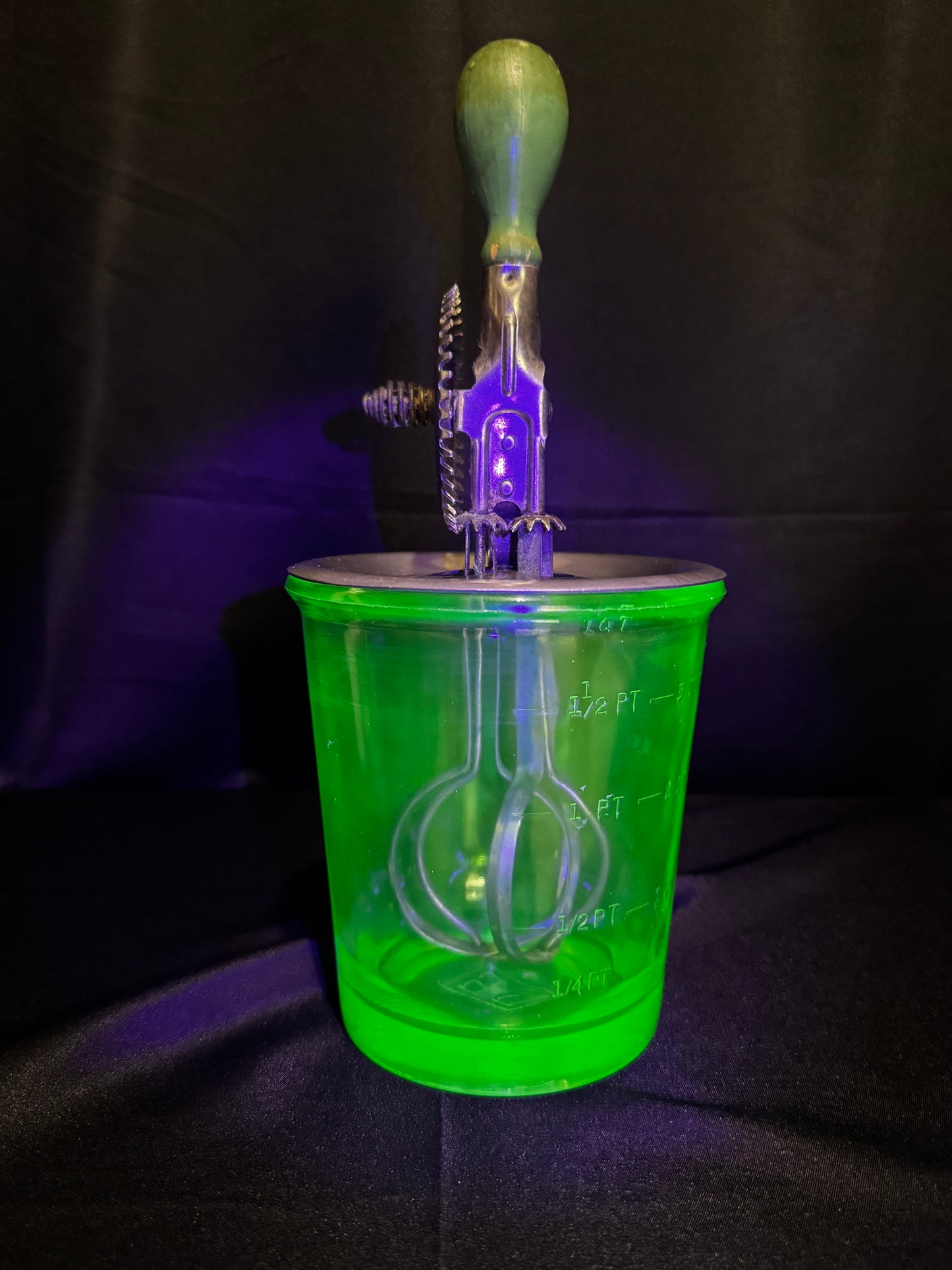 Vintage D&B Uranium Glass 4 Cup Measuring Cup A&J Hand Crank Mixer UV Glow Antique 11” Tall