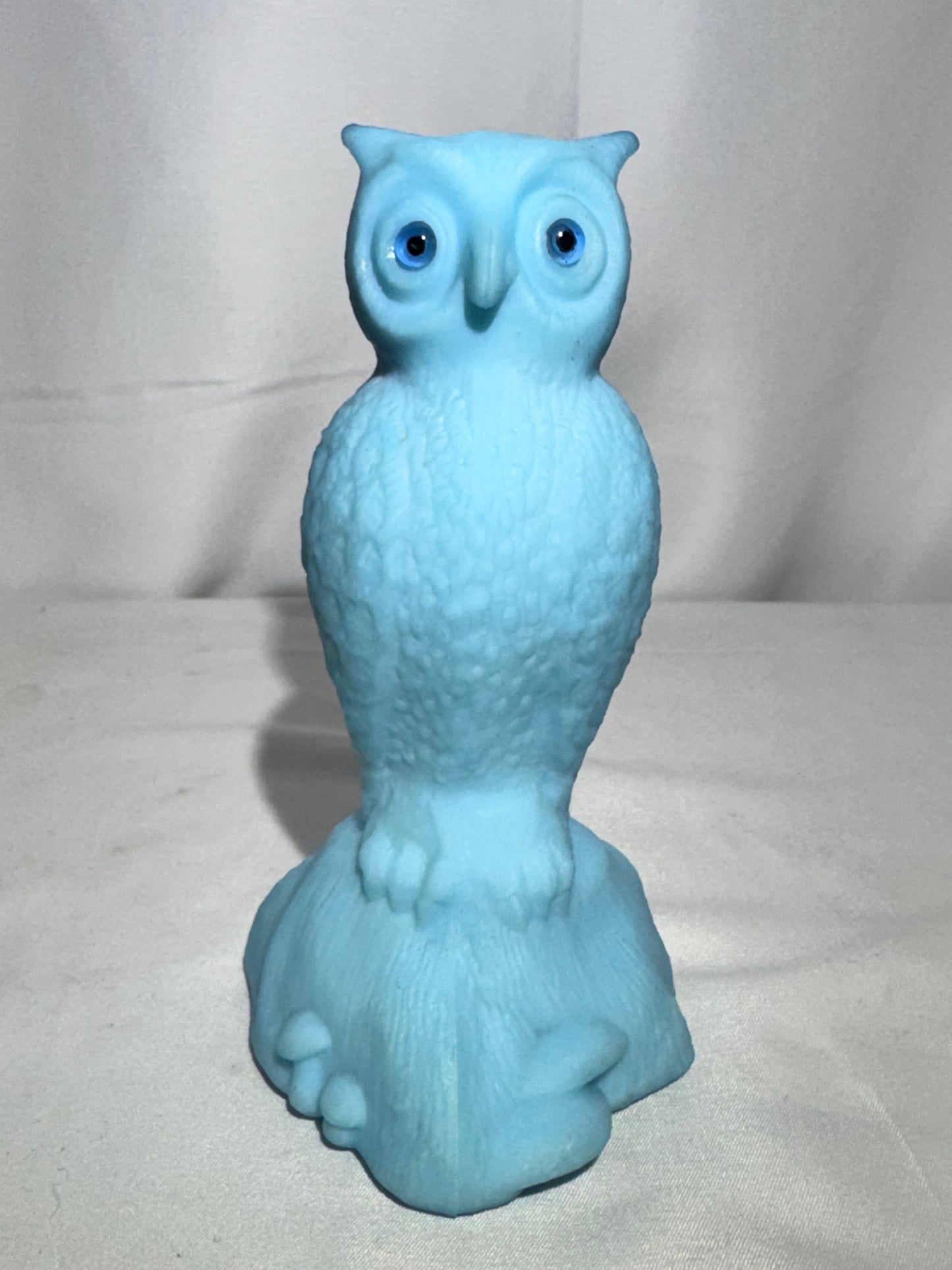 Vintage Westmoreland Satin Glass Owl Figurine / Paperweight – Light Blue
