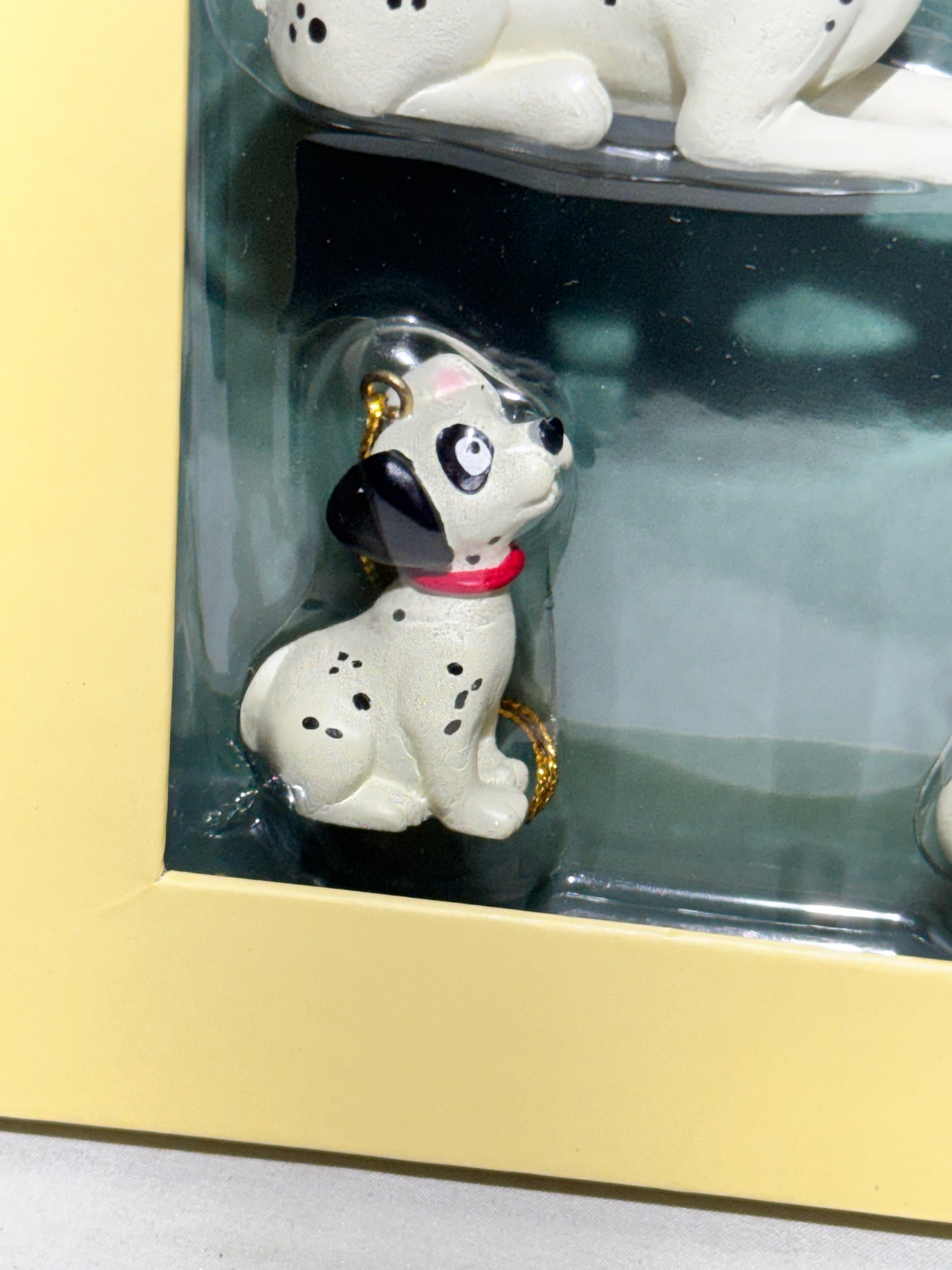 Disney 101 Dalmatians Storybook Ornament Collection – Boxed Set (6 Pieces)