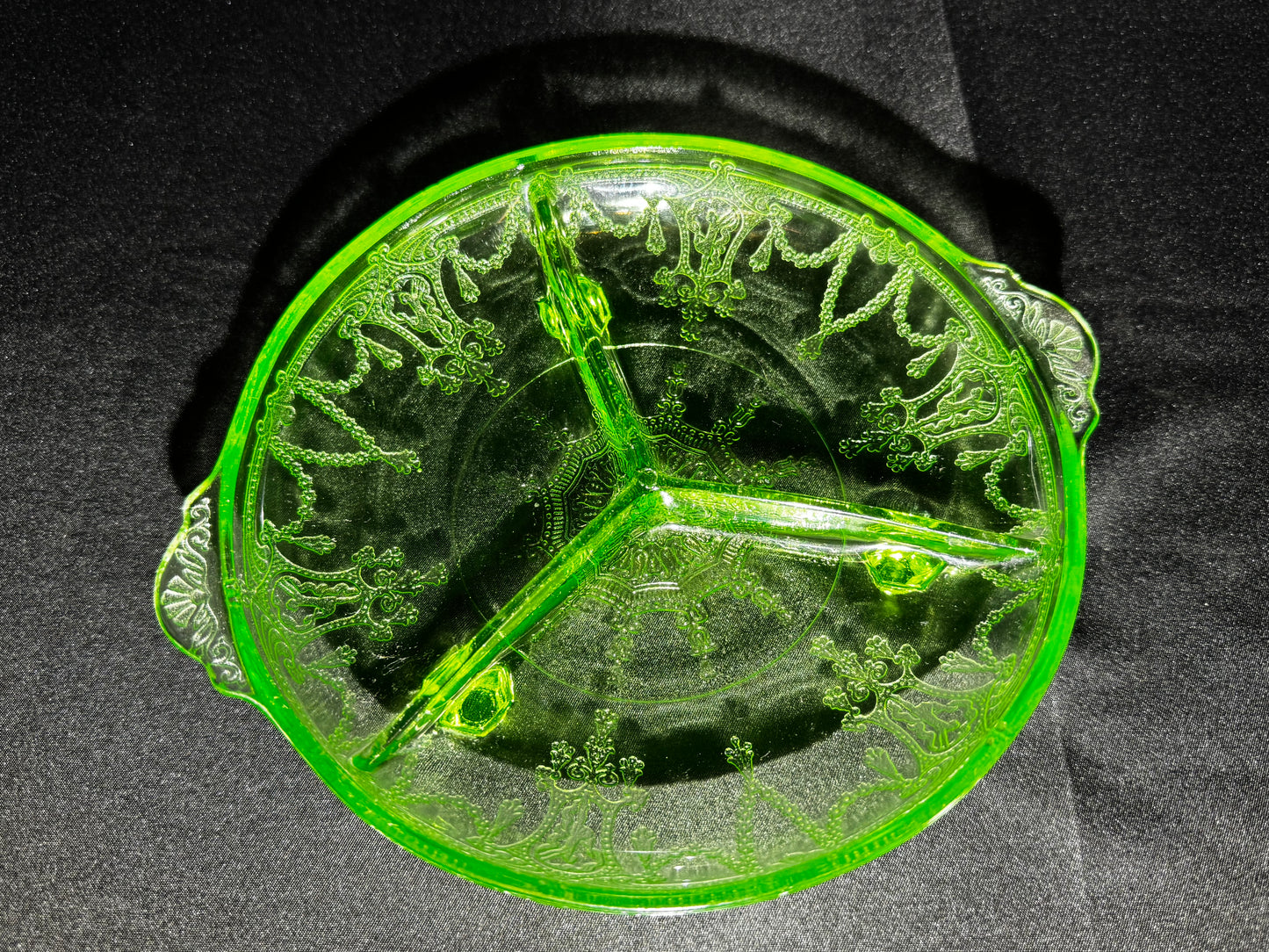 Vintage Anchor Hocking Cameo Ballerina Green Uranium Depression Glass Relish Dish 7.5”