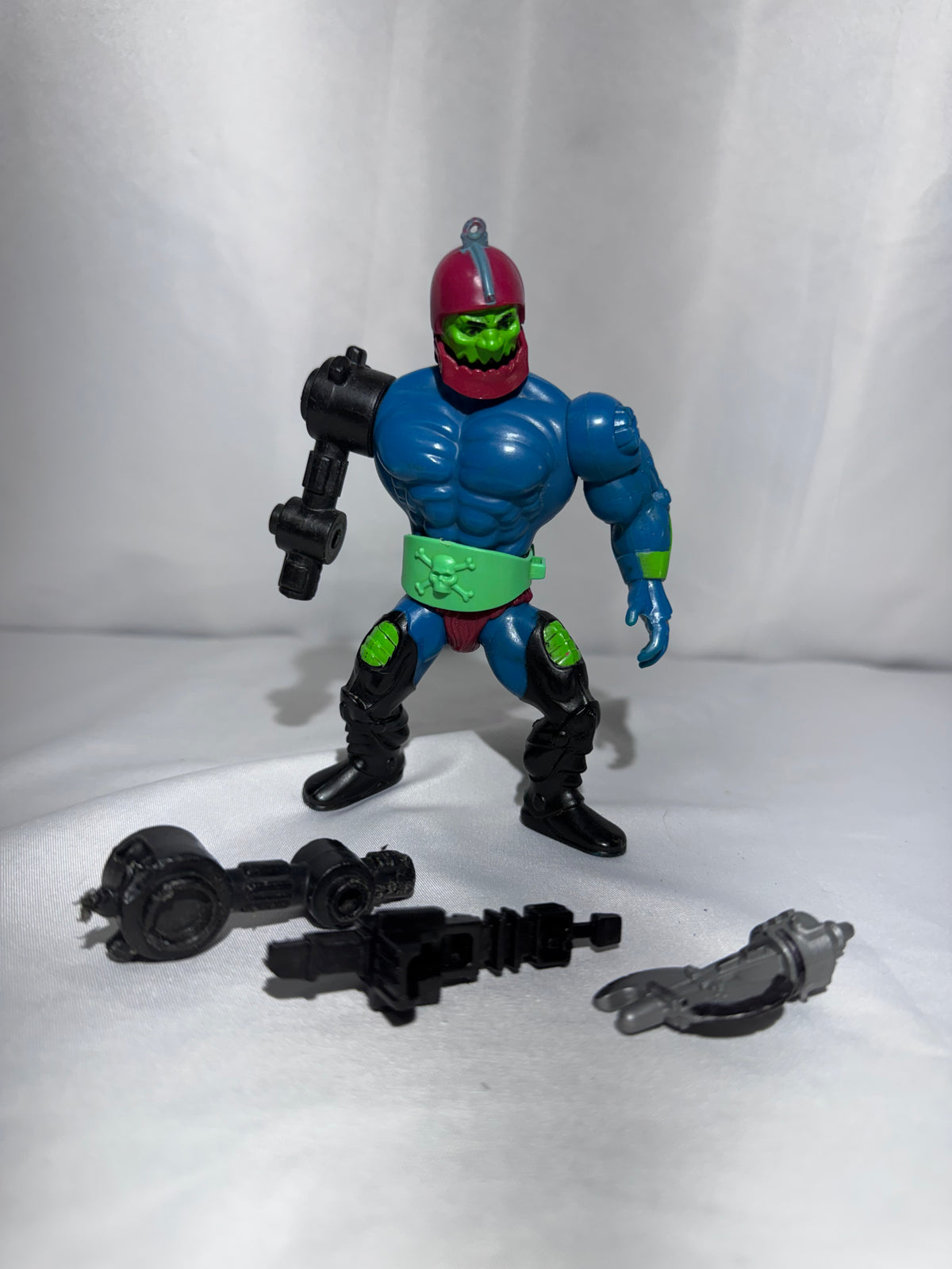 Vintage 1981 Mattel Masters of the Universe Trap Jaw Action Figure – 3 Attachments