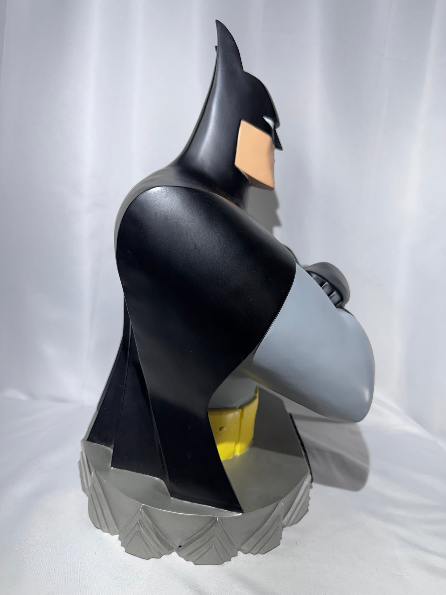 Vintage 1997 Warner Bros. Studio Store Batman Bust – DC Comics – Animated Style – 19”