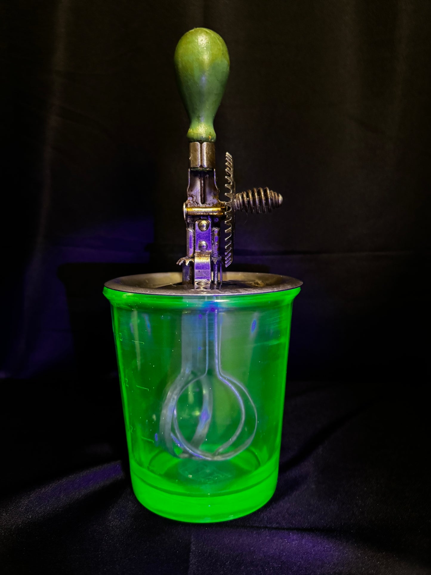 Vintage D&B Uranium Glass 4 Cup Measuring Cup A&J Hand Crank Mixer UV Glow Antique 11” Tall