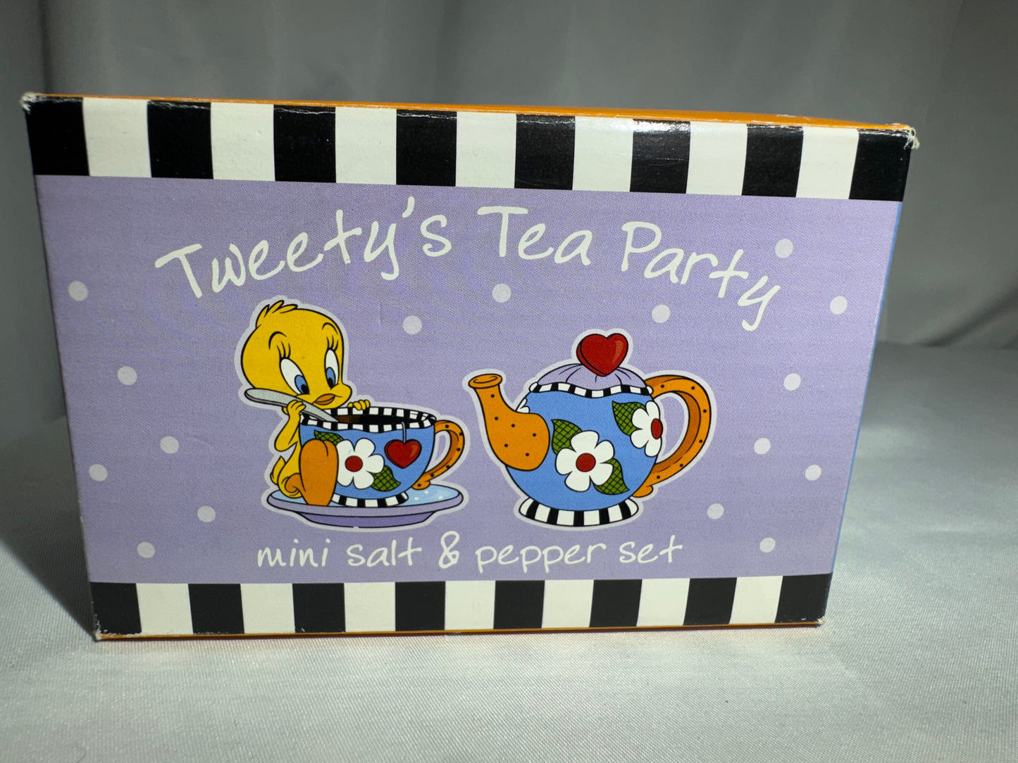 Vintage 1999 Tweety’s Tea Party Mini Salt & Pepper Set – Warner Bros. Studio Store – Original Box