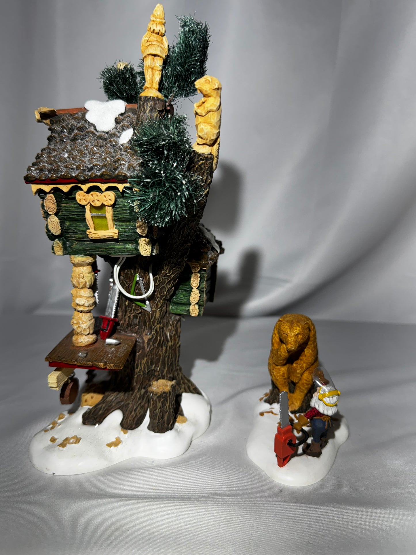 Department 56 North Pole Woods “Chisel McTimber Art Studio”