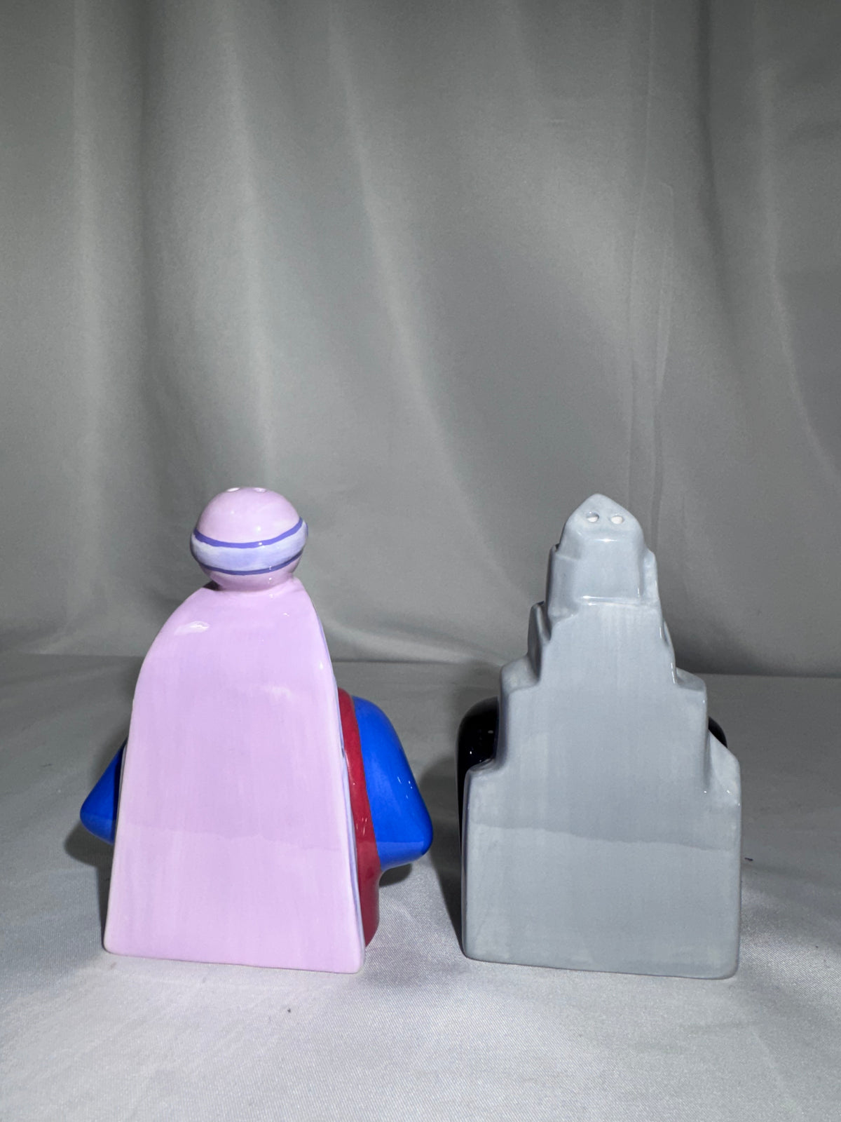 1999 DC Comics Batman & Superman Back-to-Back Salt & Pepper Shakers – Warner Bros. Studio Store