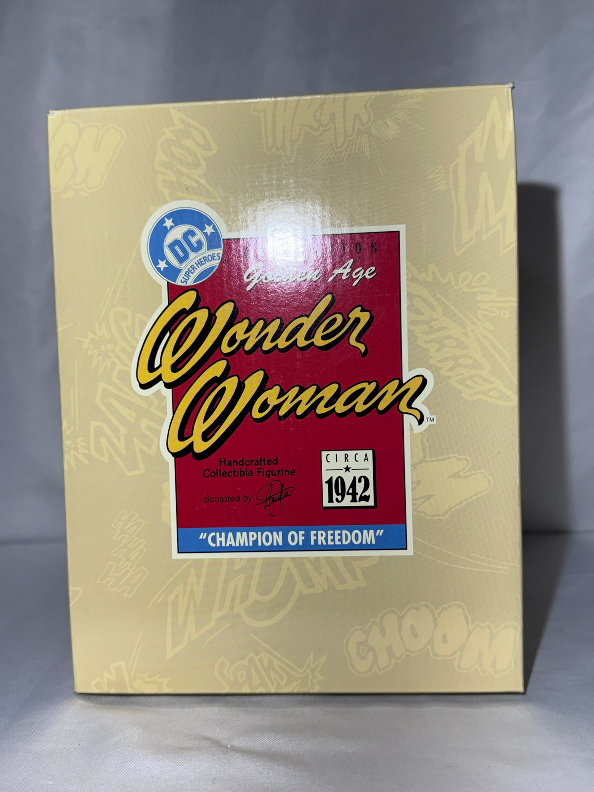 1996 Hallmark DC Super Heroes Collection Golden Age Wonder Woman “Champion of Freedom” Figurine with Box