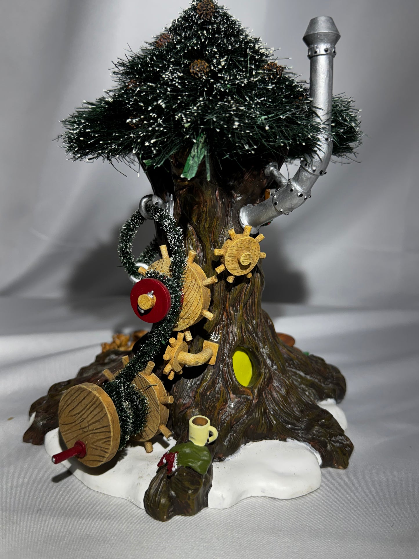 Department 56 North Pole Woods Trim-A-Tree Factory #56884 Retired 2001 Read