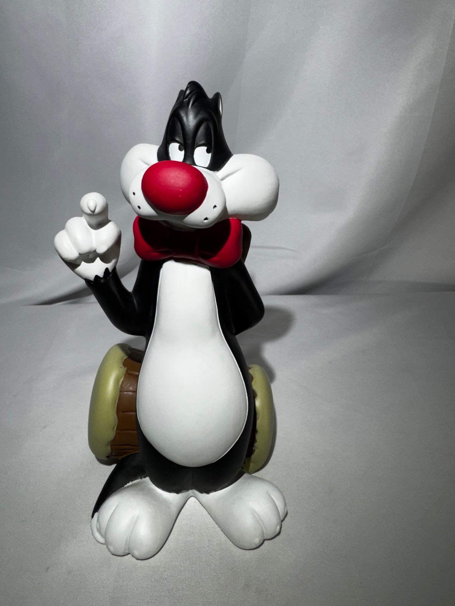 Vintage 1998 Warner Bros. Looney Tunes Sylvester Resin Piggy Bank