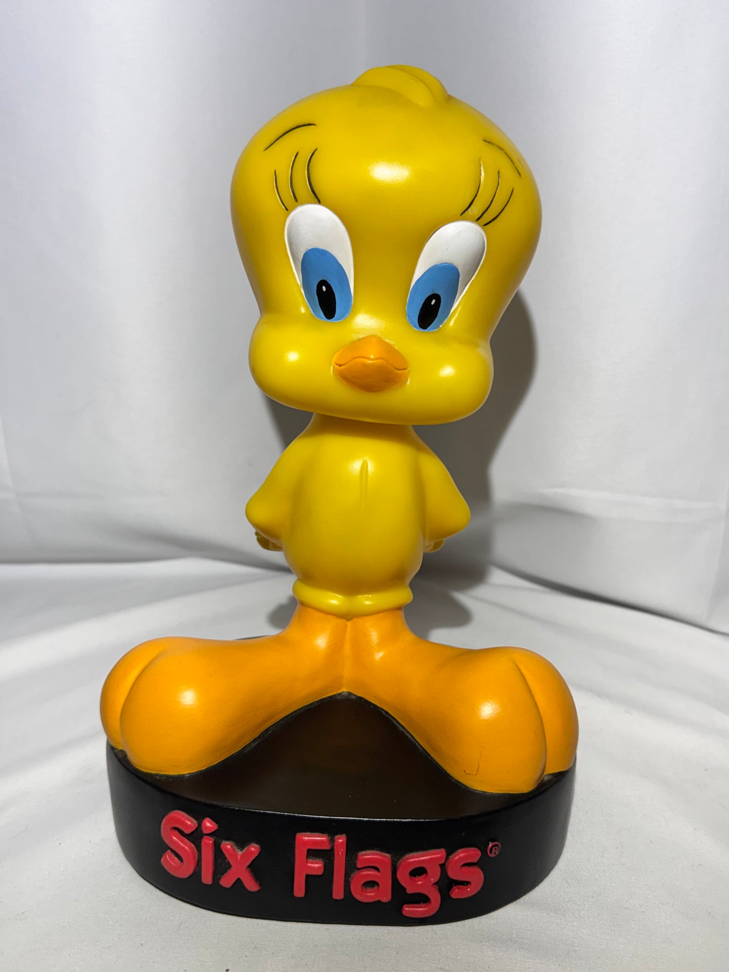 Vintage Looney Tunes Tweety Bird 10.5” Piggy Bank – Six Flags – 1997 Warner Bros