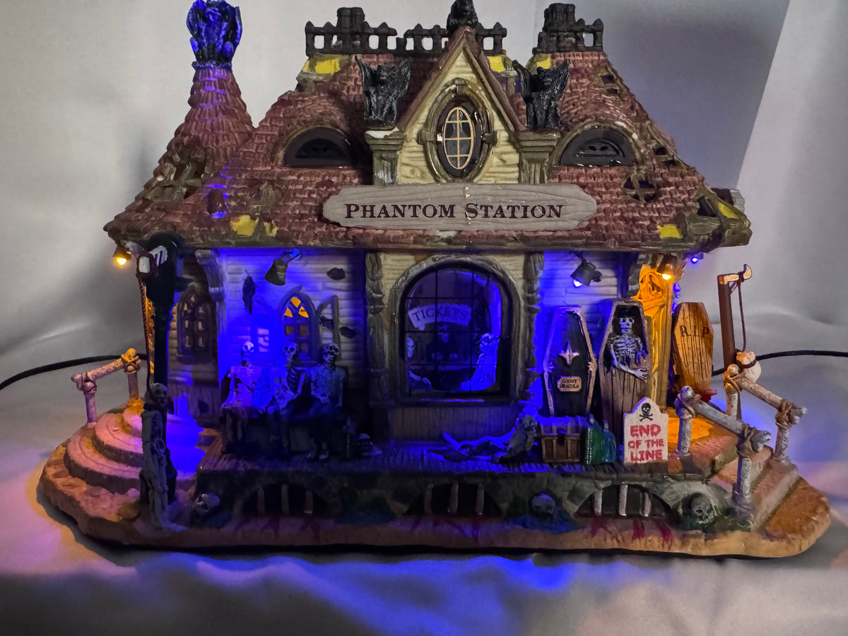 Lemax Spooky Town Phantom Station #85661 – 2008 – Retired 2015 – Haunted Halloween Village