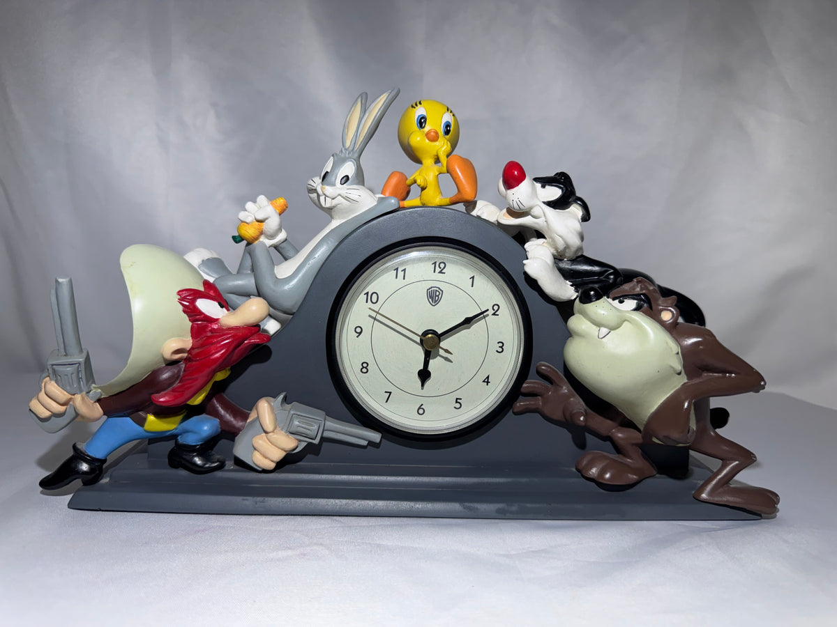 1994 Warner Bros. Looney Tunes Mantle Clock Bugs Bunny Tweety Sylvester Taz Yosemite Sam